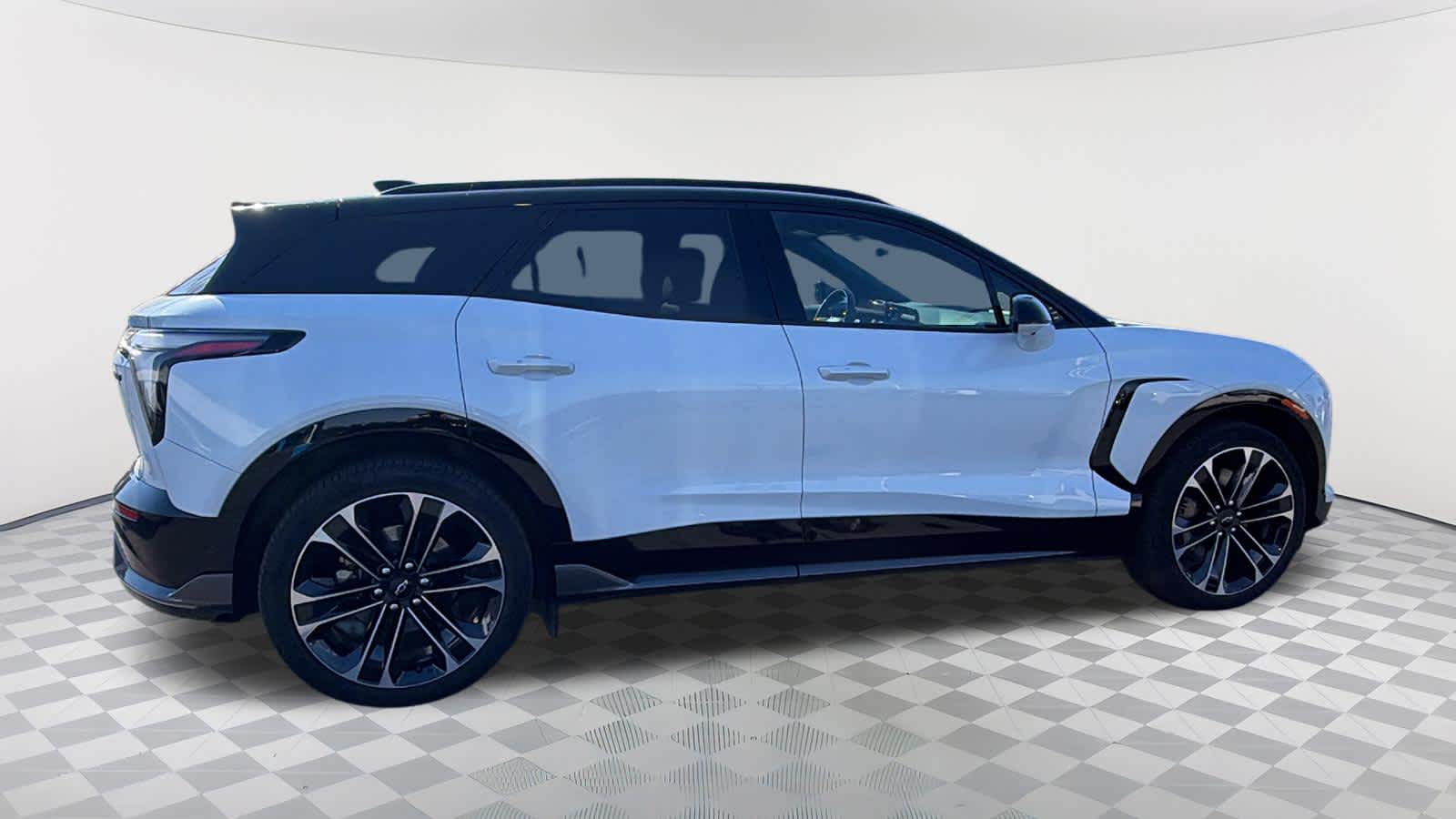 Thumbnail: 2026 Chevrolet Blazer EV - 4