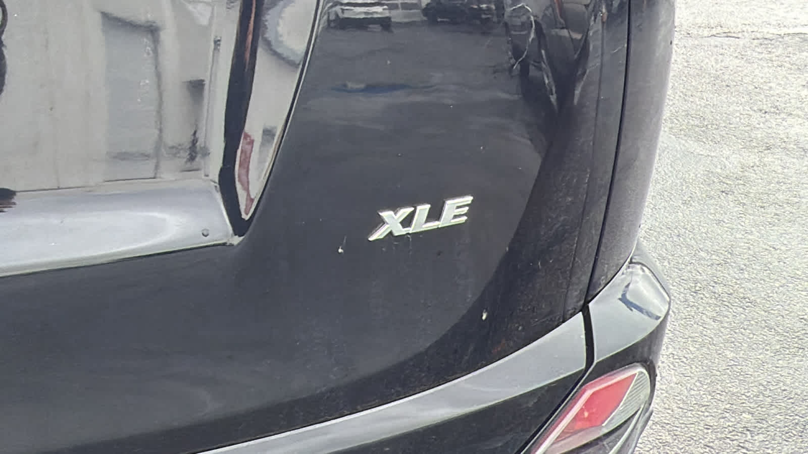 Thumbnail: 2018 Toyota RAV4 - 19