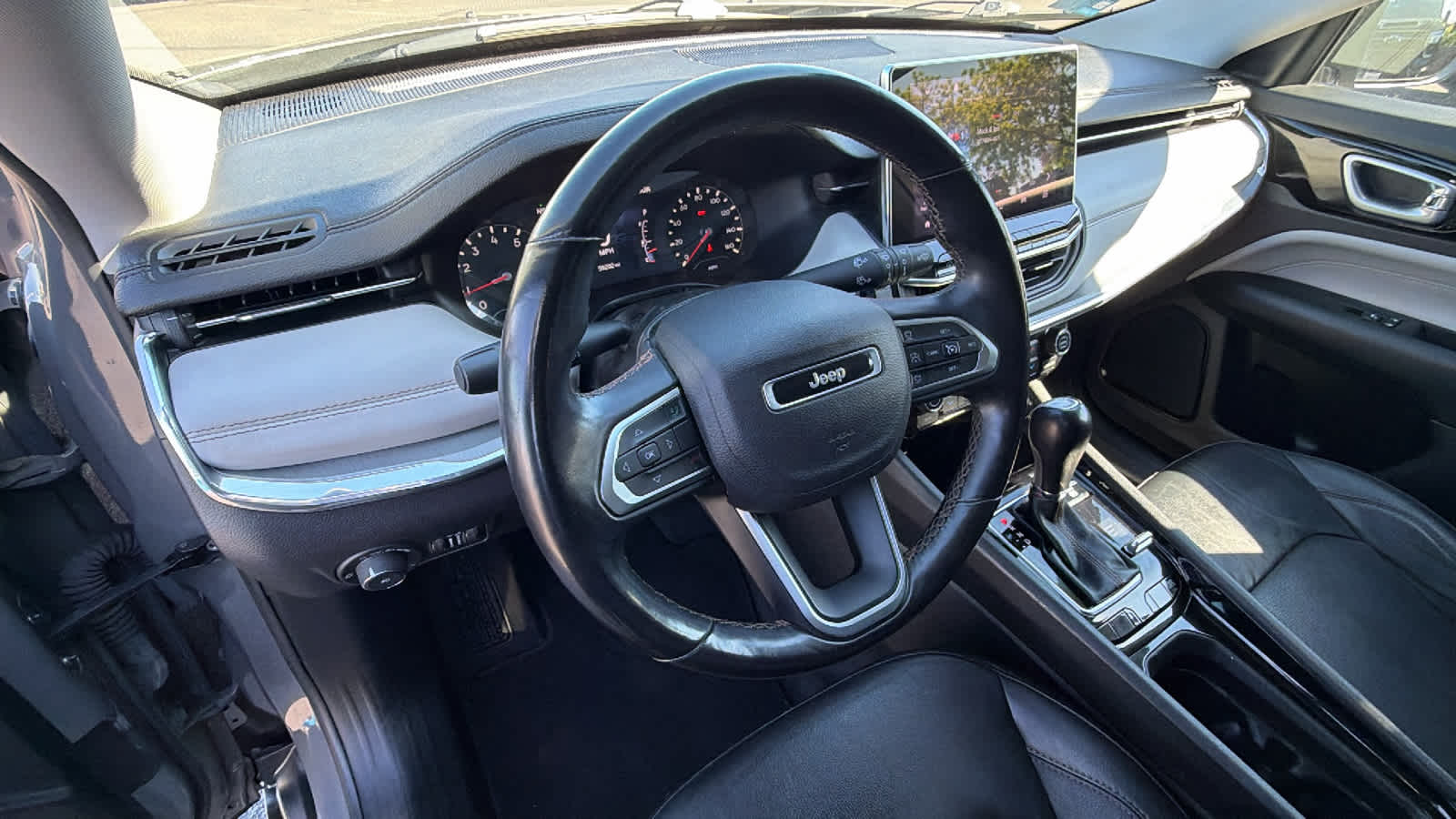 Thumbnail: 2022 Jeep Compass - 10