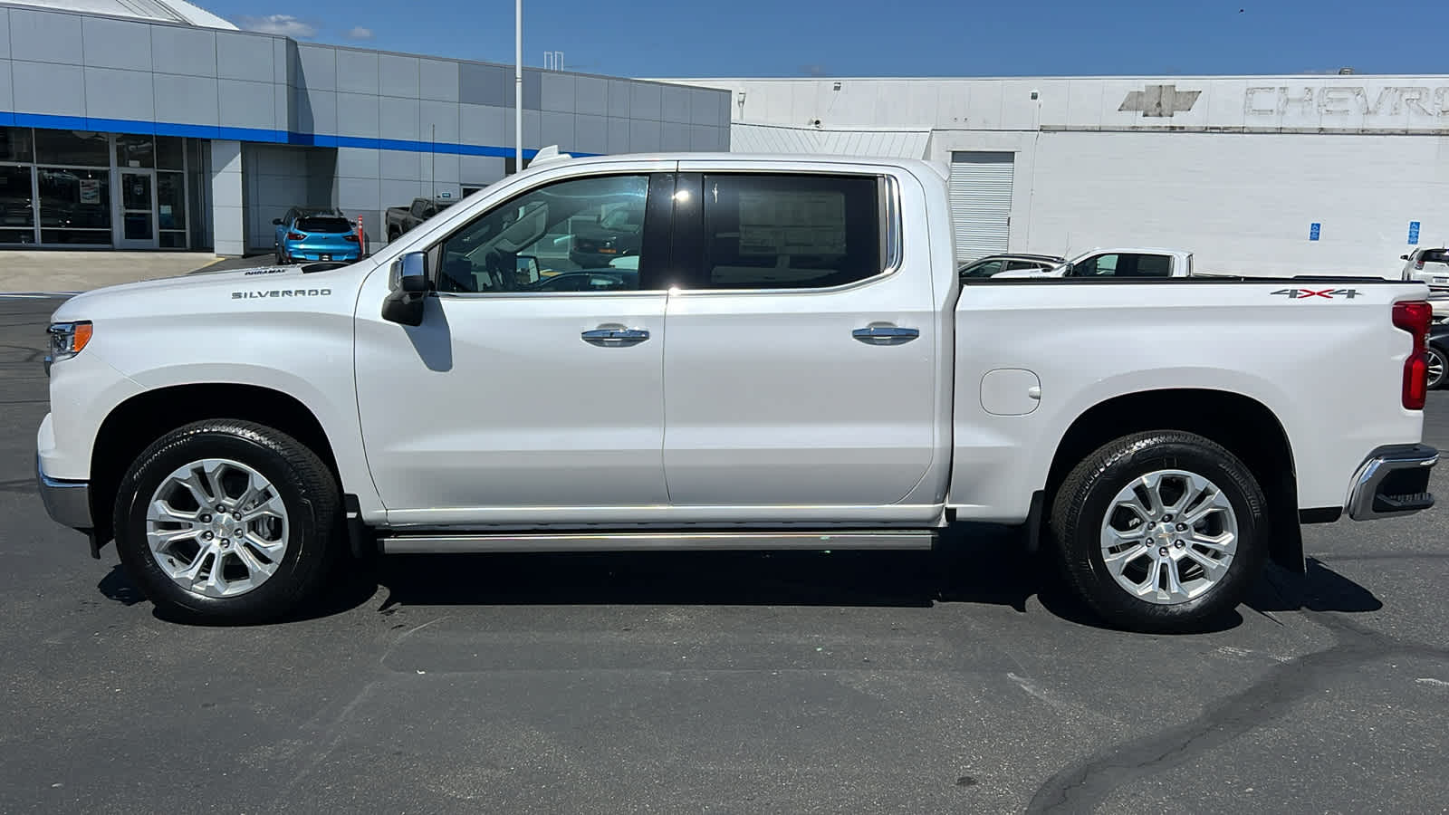 Thumbnail: 2025 Chevrolet Silverado 1500 - 8