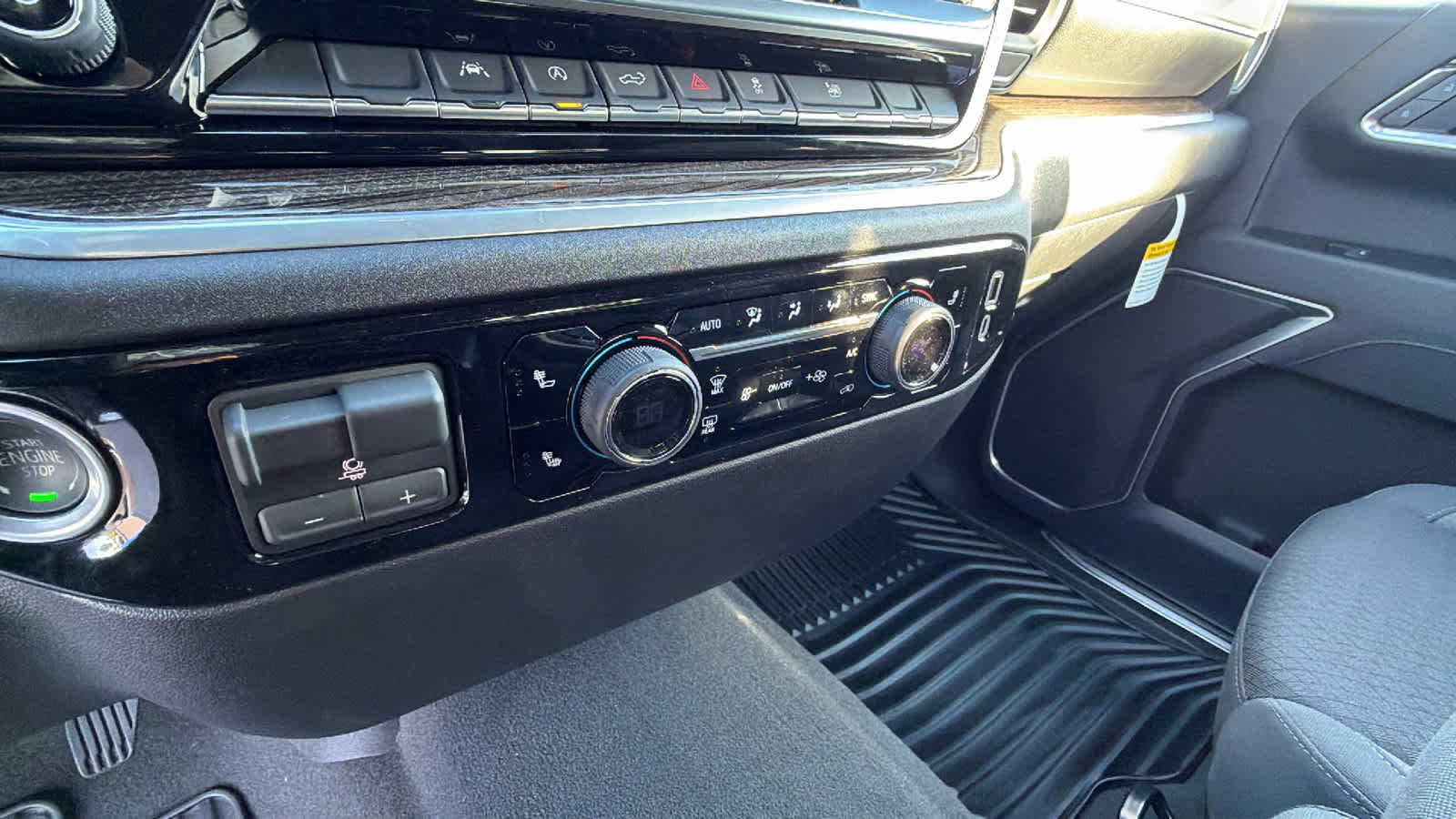2026 Chevrolet Silverado 1500 LT - Photo 14