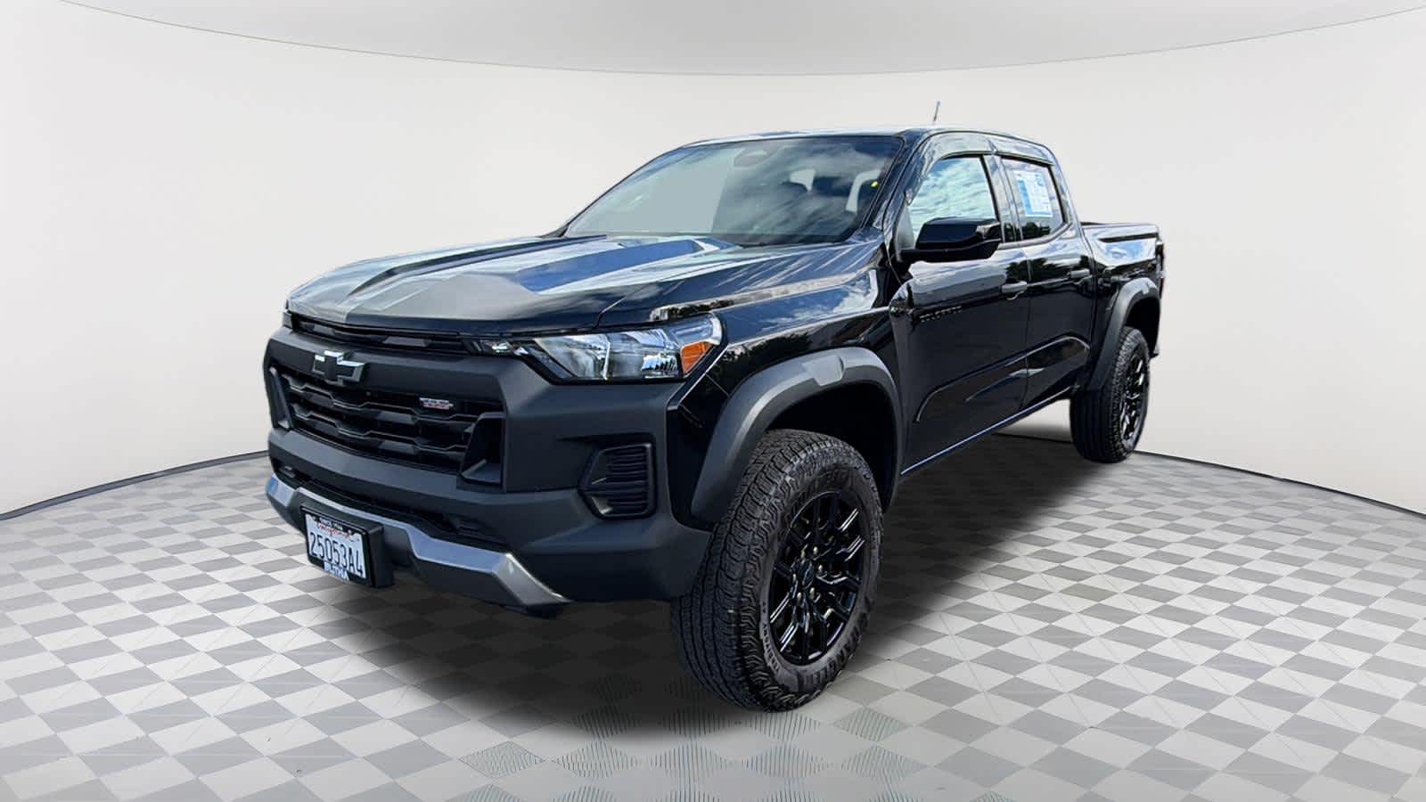 2024 Chevrolet Colorado 4WD Trail Boss Crew Cab Short Box's photo