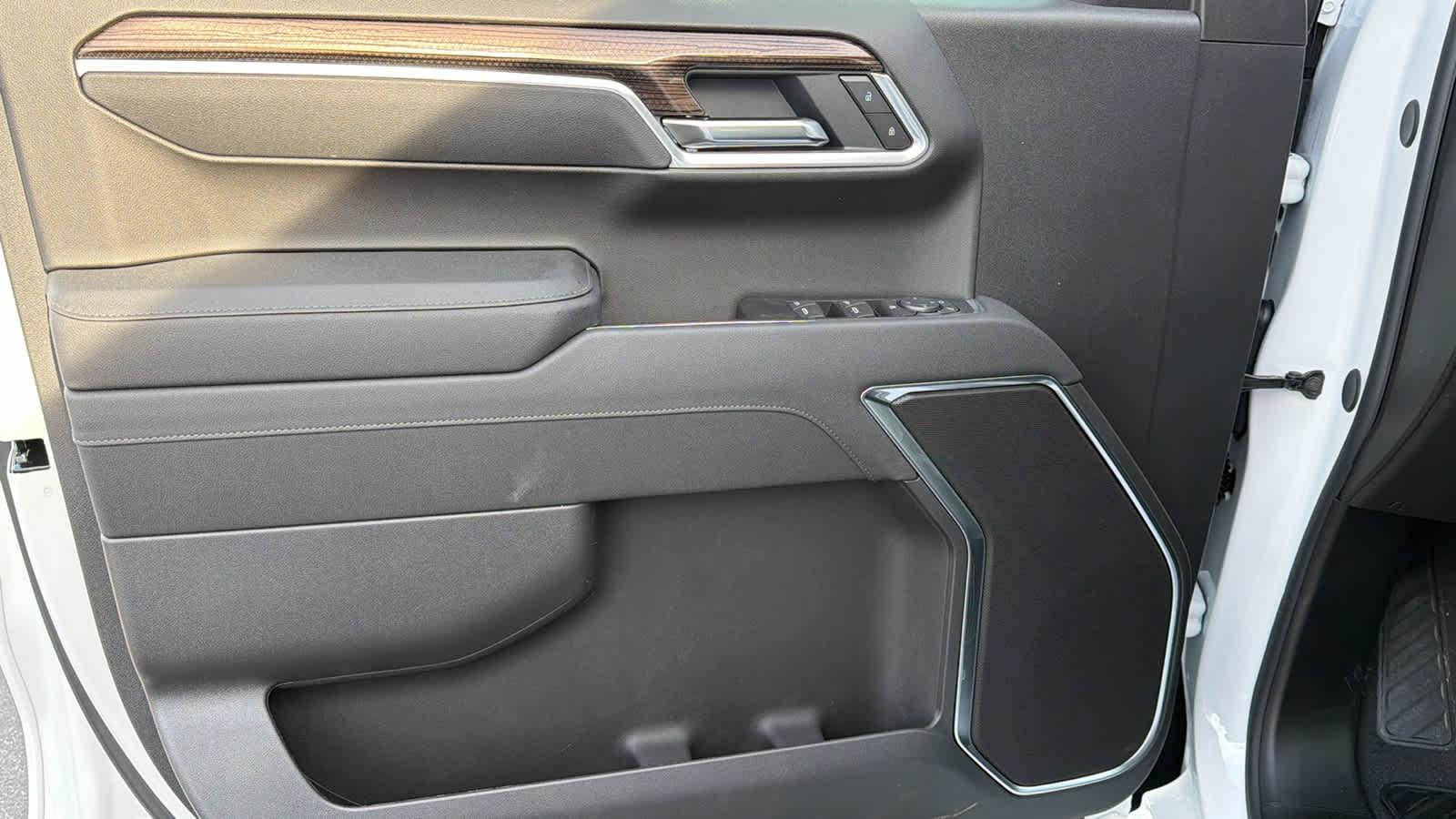 Thumbnail: 2026 Chevrolet Silverado 1500 - 23