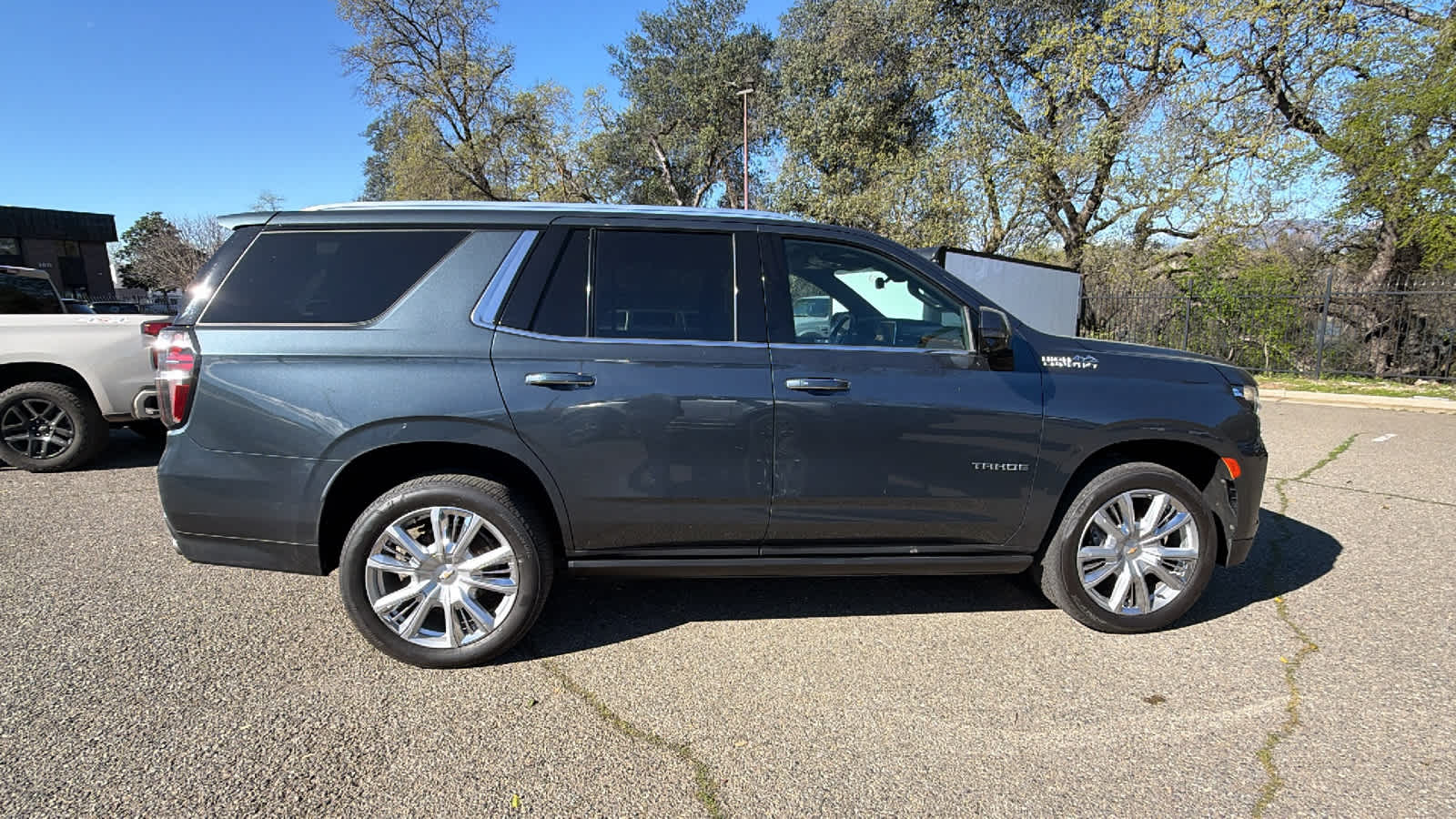 Thumbnail: 2021 Chevrolet Tahoe - 4