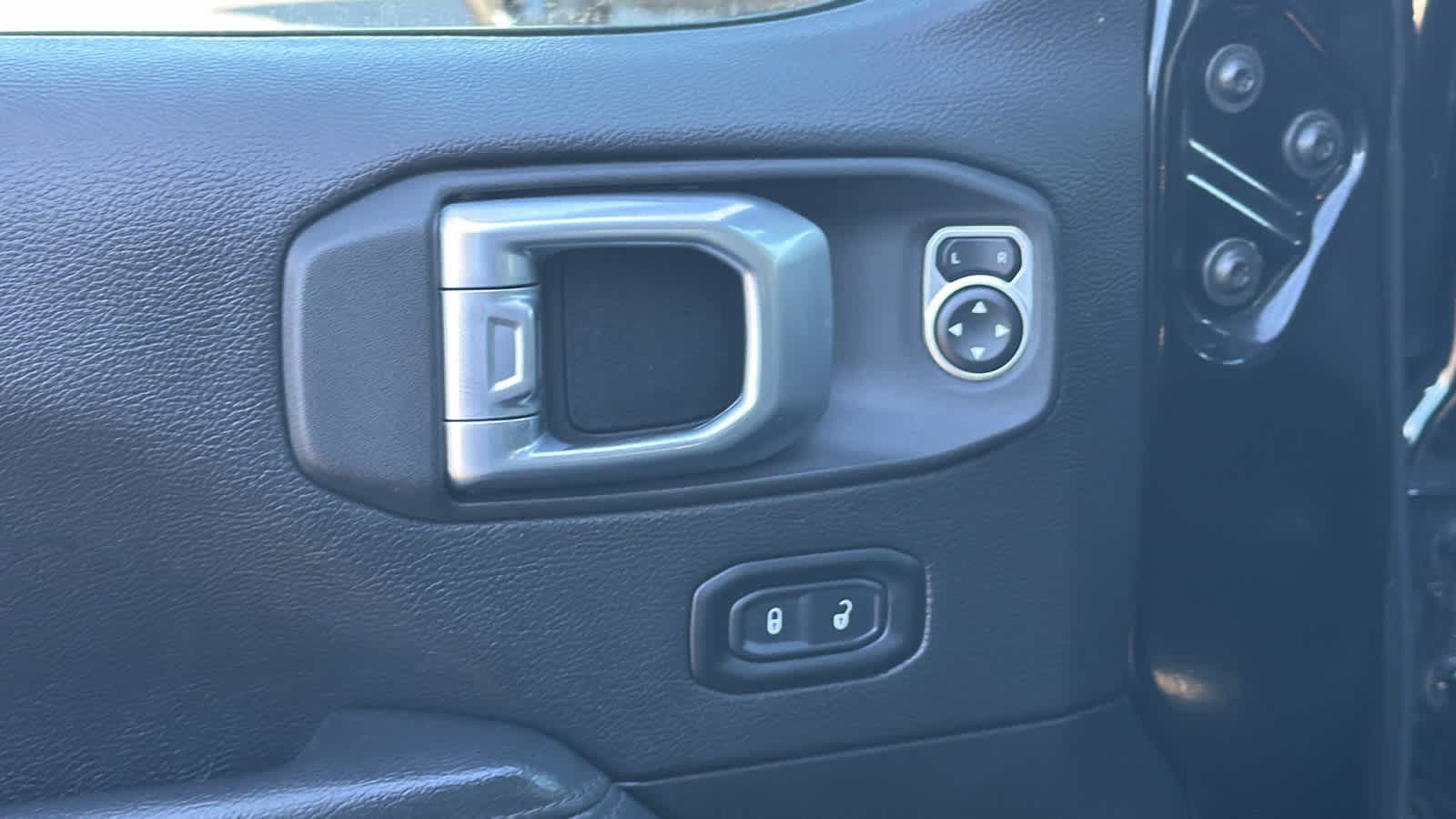 Thumbnail: 2021 Jeep Wrangler - 22