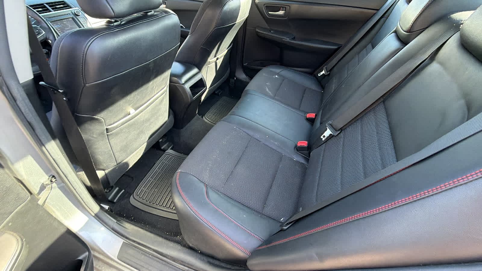 Thumbnail: 2017 Toyota Camry - 17