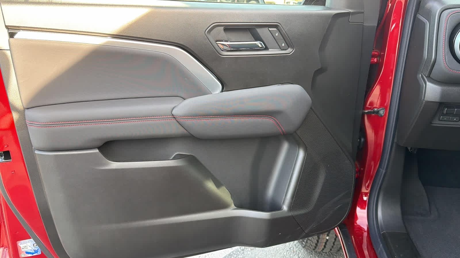 Thumbnail: 2026 Chevrolet Colorado - 23