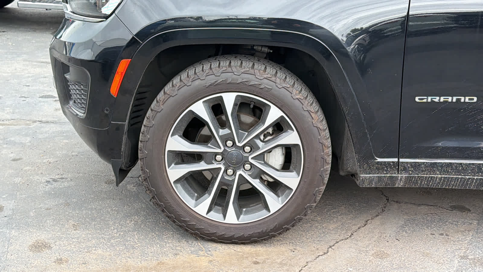 Thumbnail: 2023 Jeep Grand Cherokee - 9