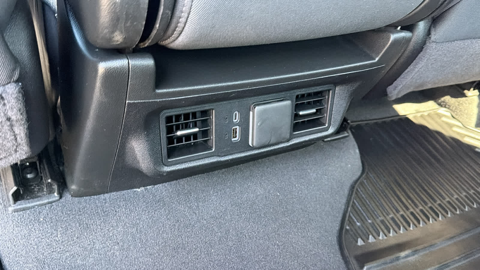 2025 Chevrolet Silverado 1500 LT - Photo 24