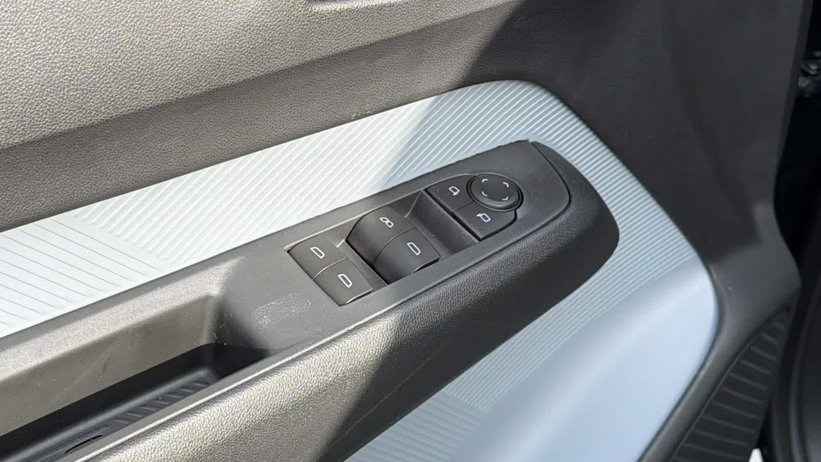 Thumbnail: 2027 Chevrolet Bolt EV - 22