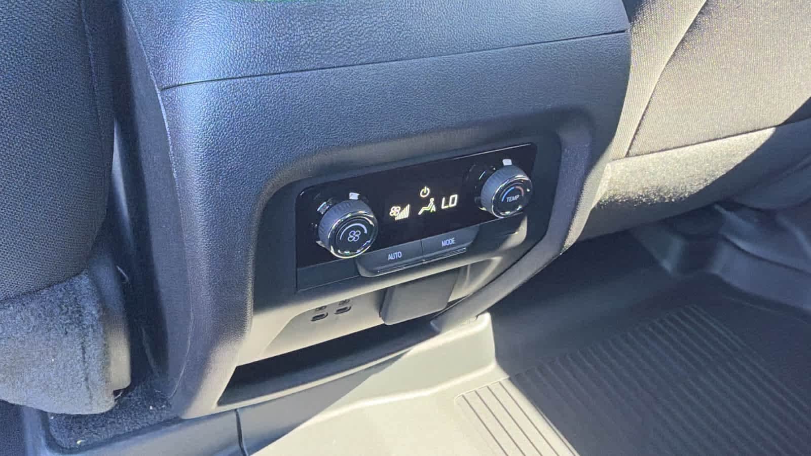 2026 Chevrolet Traverse LT - Photo 25