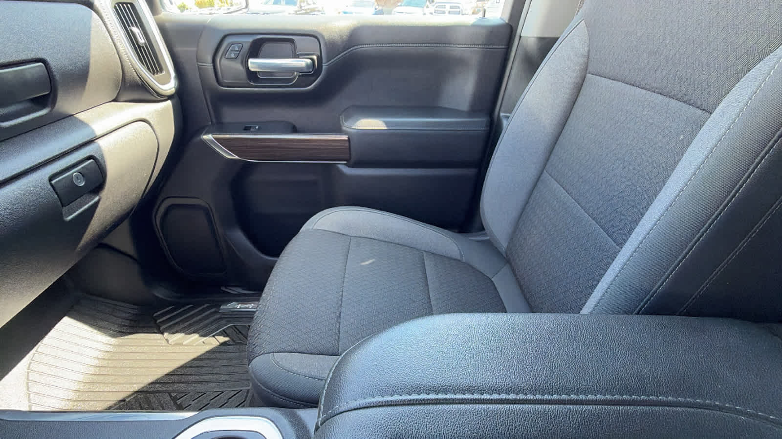2021 Chevrolet Silverado 1500 LT Trail Boss - Photo 12