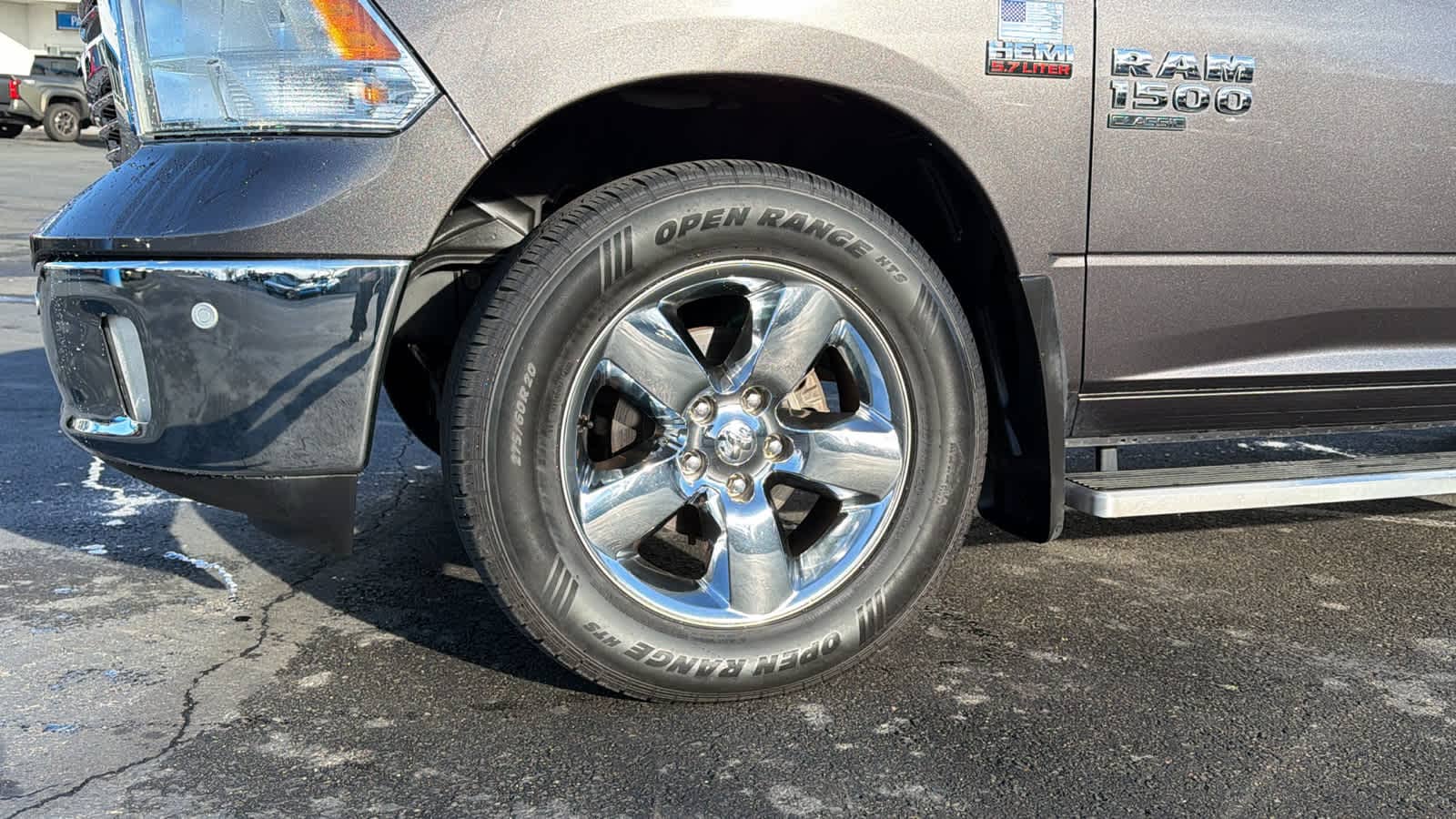 Thumbnail: 2019 RAM 1500 Classic - 9