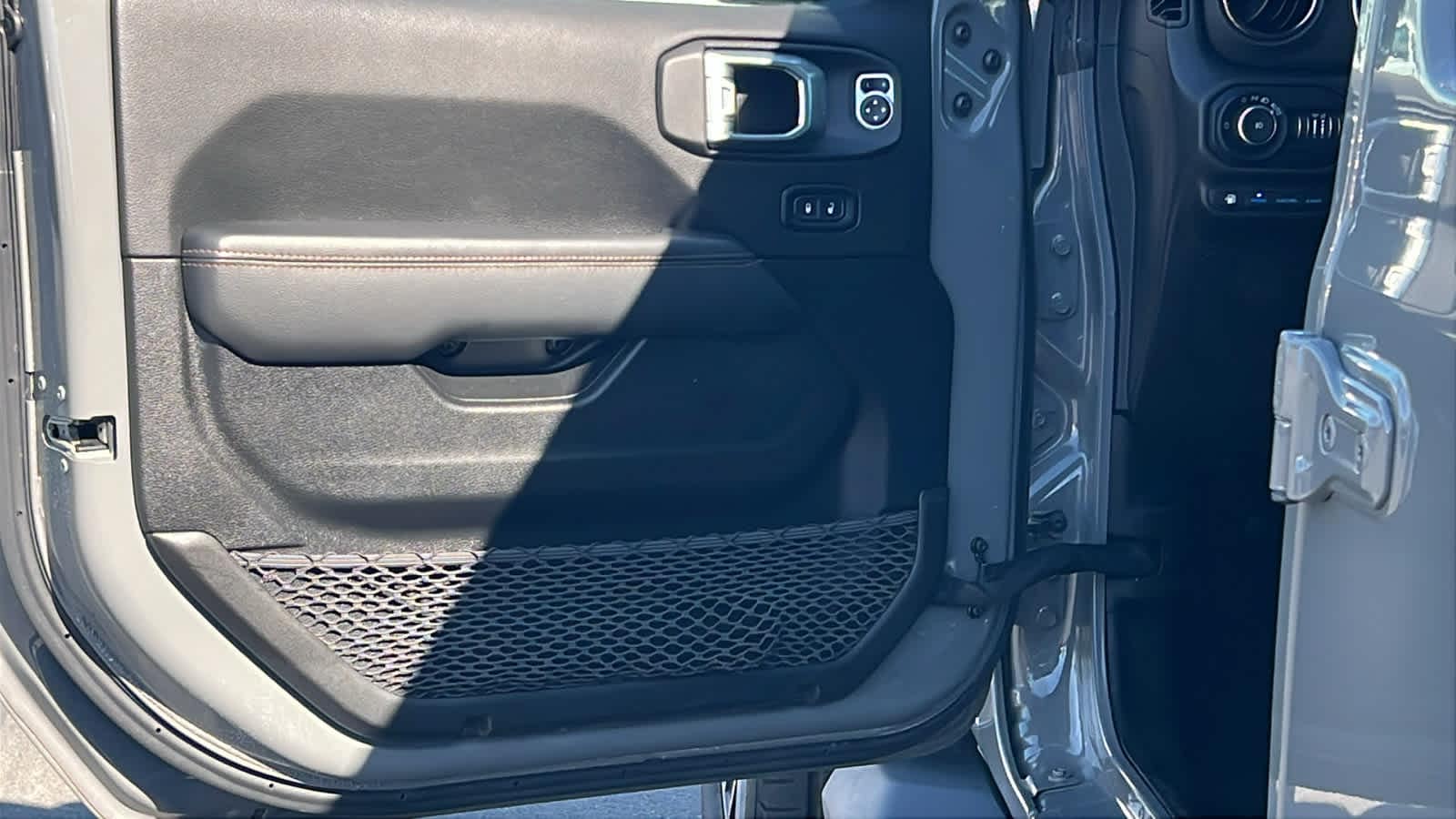 2022 Jeep Wrangler Unlimited High Altitude 4XE - Photo 23