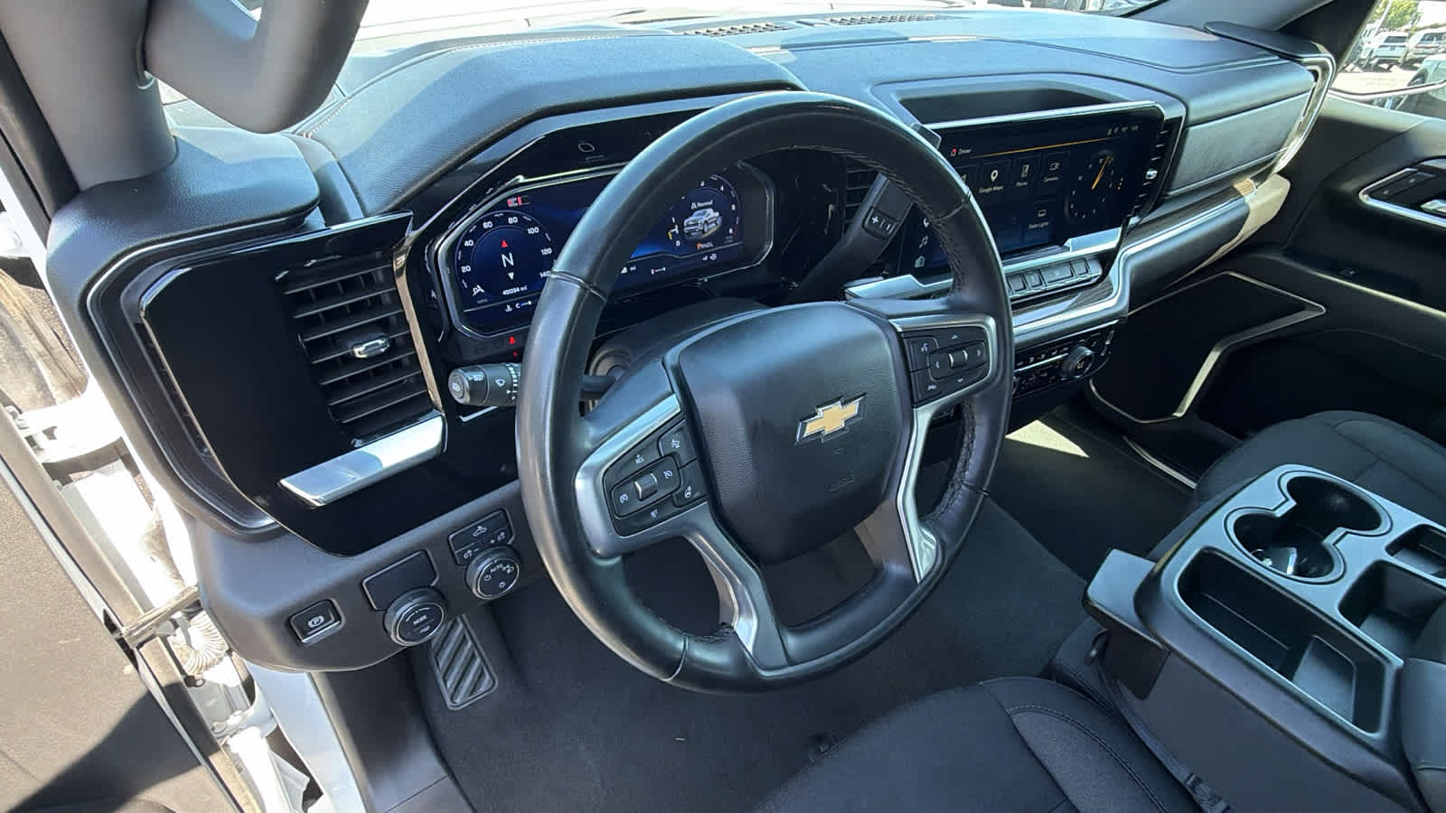 2025 Chevrolet Silverado 1500 LT - Photo 10