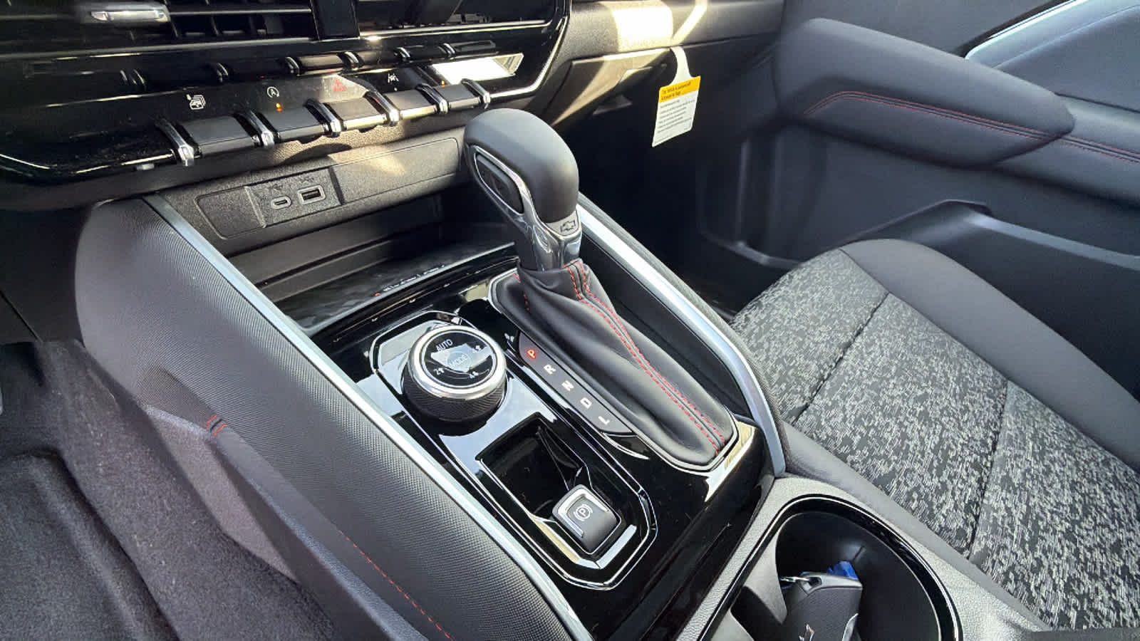 Thumbnail: 2026 Chevrolet Colorado - 13