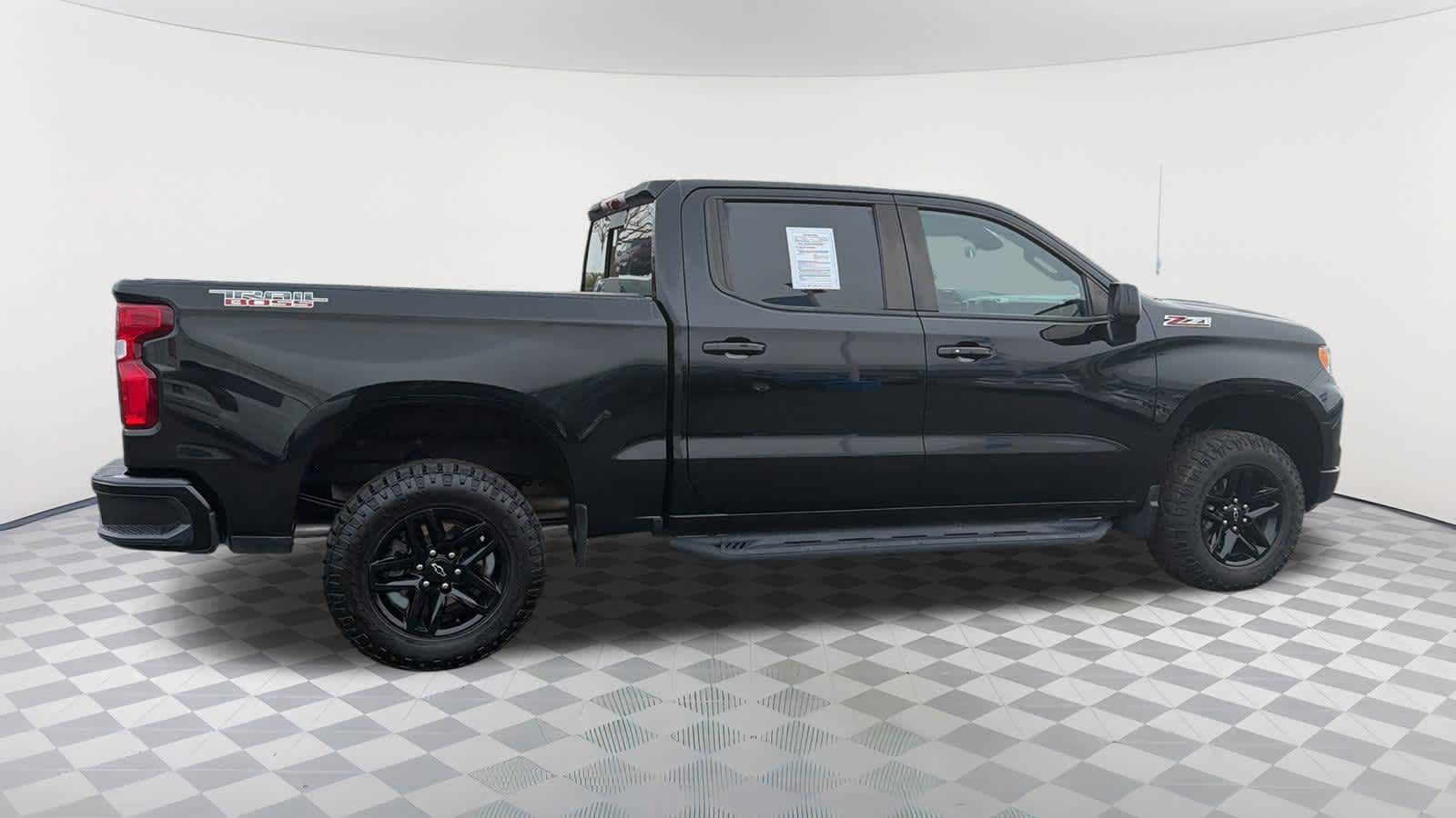 Thumbnail: 2022 Chevrolet Silverado 1500 - 4