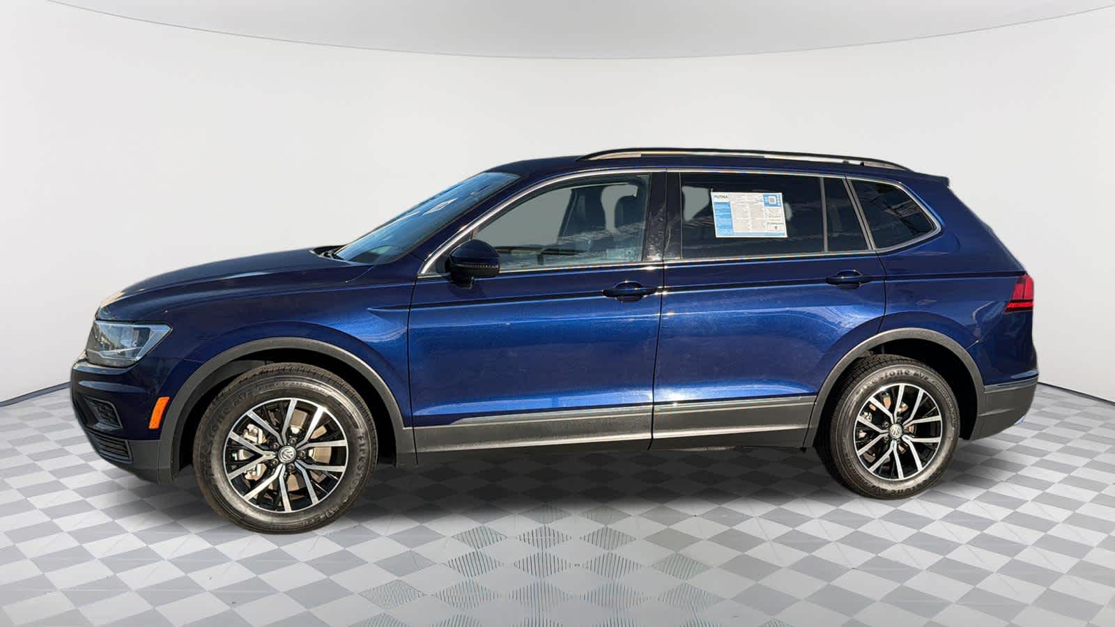 Thumbnail: 2021 Volkswagen Tiguan - 8
