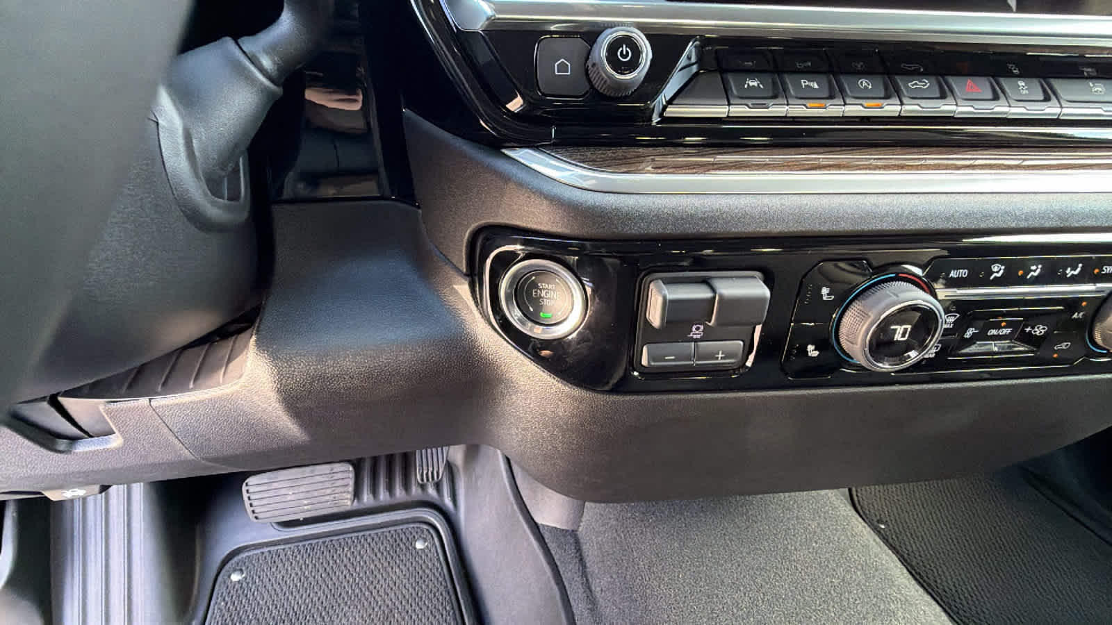 Thumbnail: 2025 Chevrolet Silverado 1500 - 17