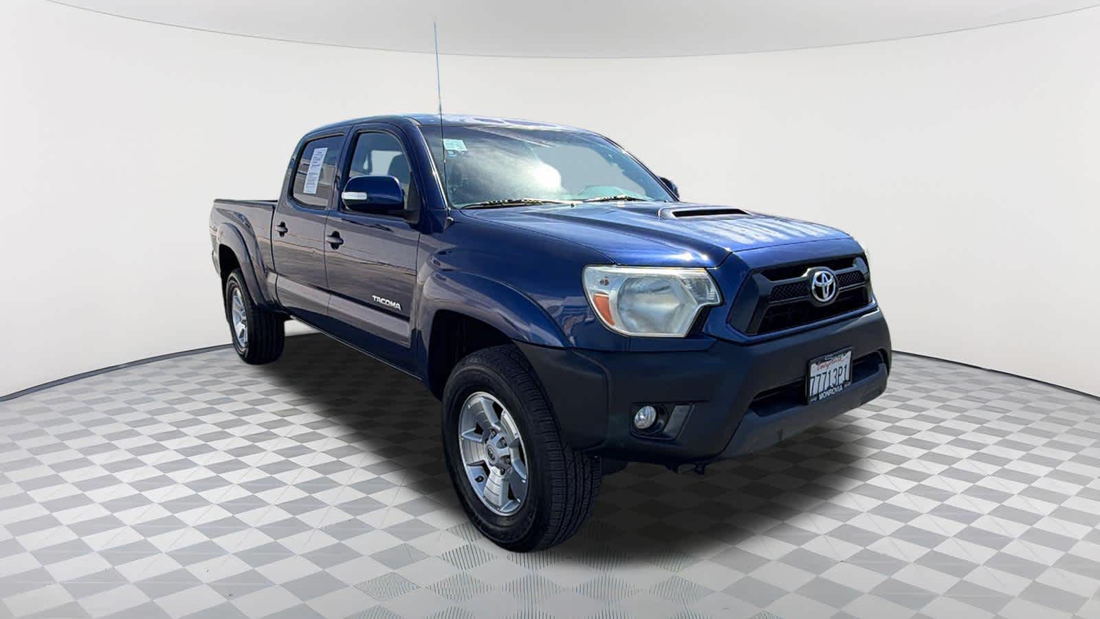 Thumbnail: 2014 Toyota Tacoma - 3