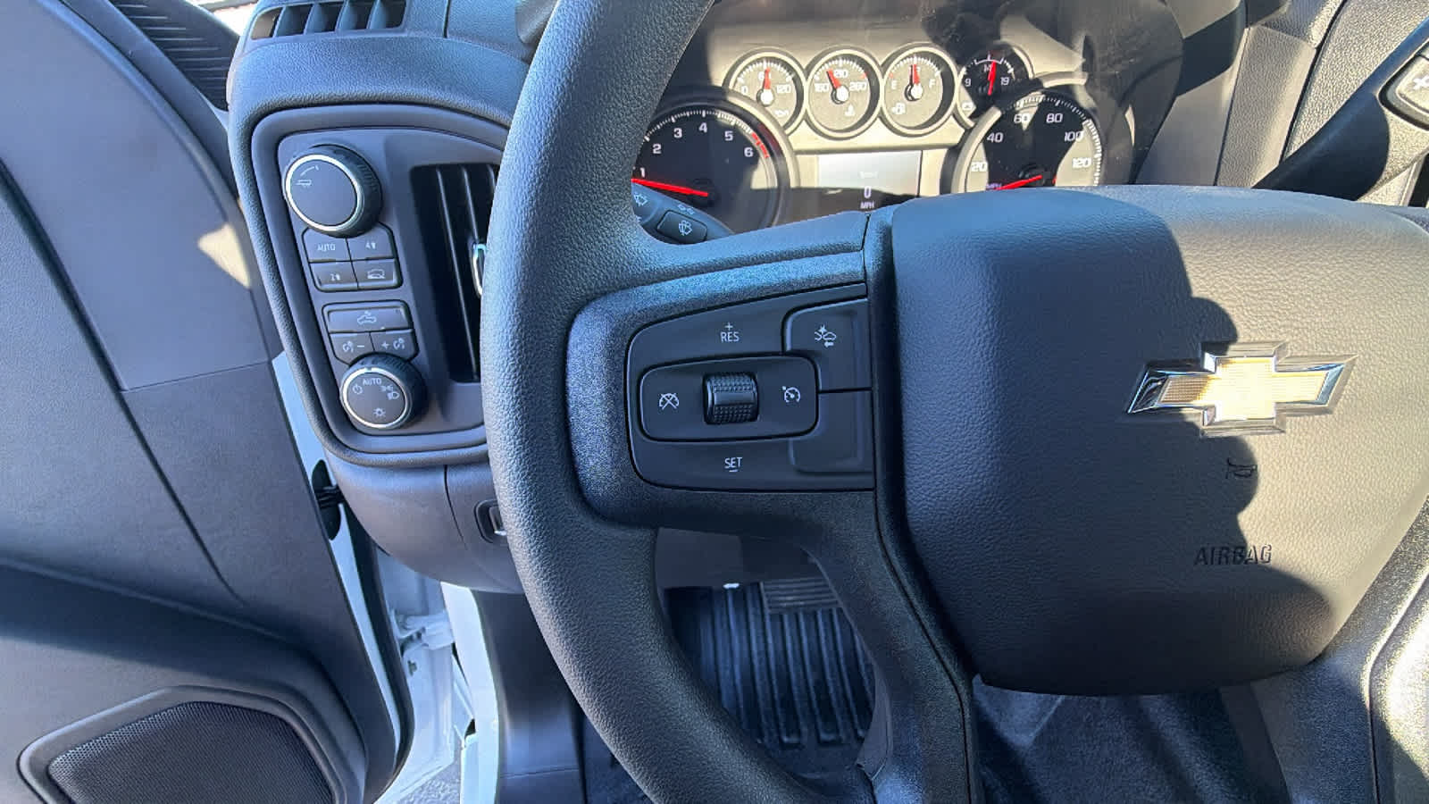 Thumbnail: 2026 Chevrolet Silverado 1500 - 19