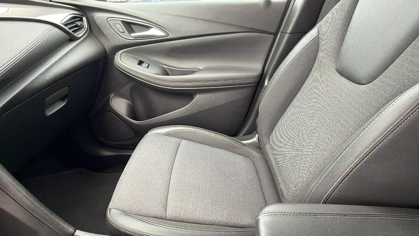 Thumbnail: 2020 Buick Encore GX - 12