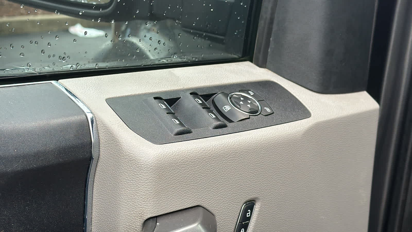 Thumbnail: 2019 Ford Econoline - 22