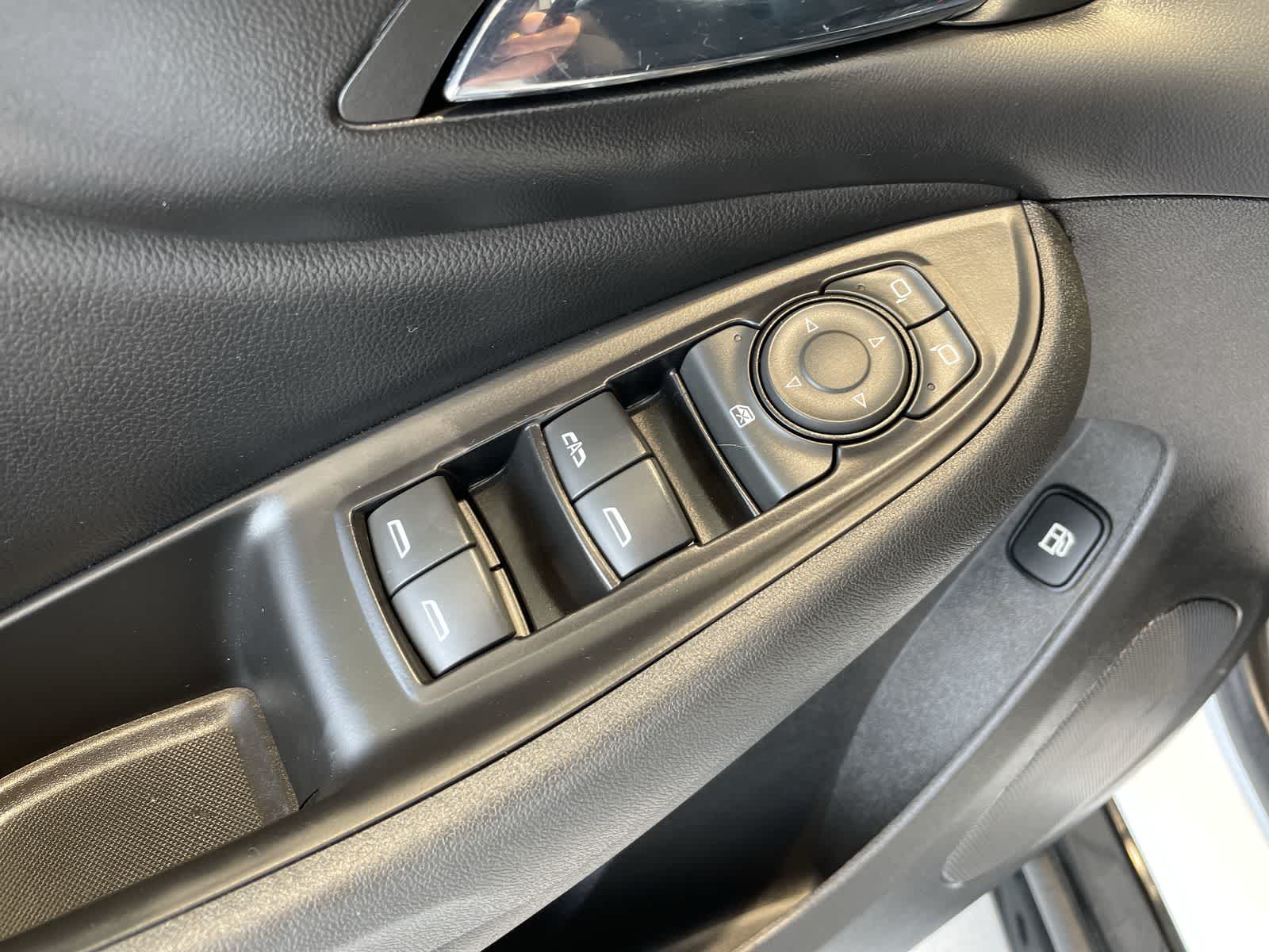 Thumbnail: 2018 Chevrolet Volt - 22