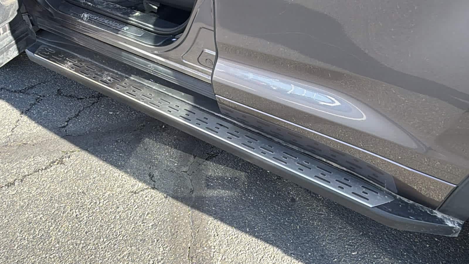 Thumbnail: 2014 Toyota Highlander - 21