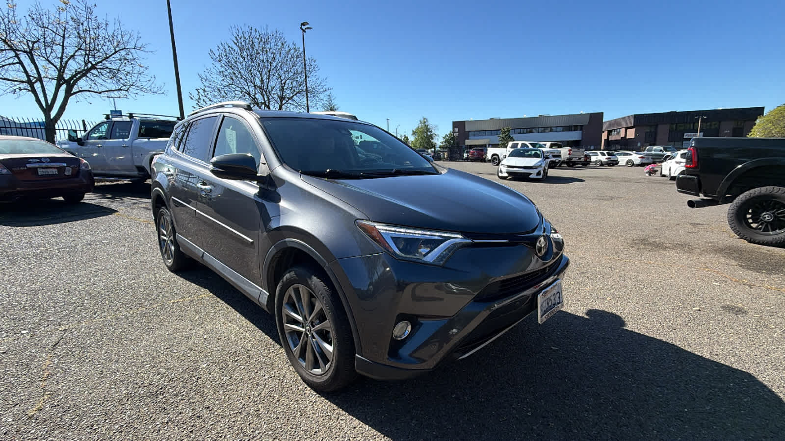 Thumbnail: 2018 Toyota RAV4 - 3