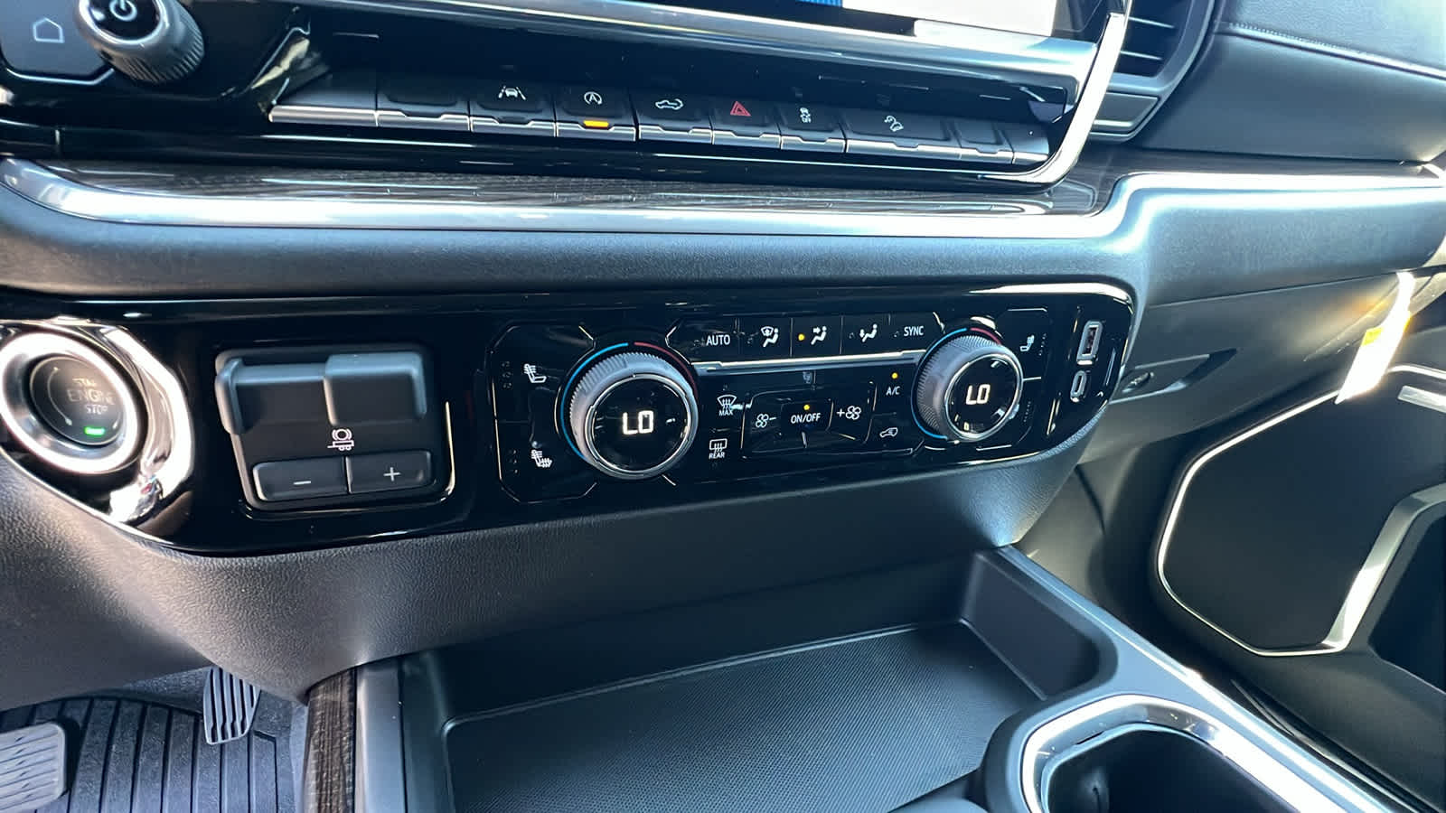 Thumbnail: 2026 Chevrolet Silverado 1500 - 14