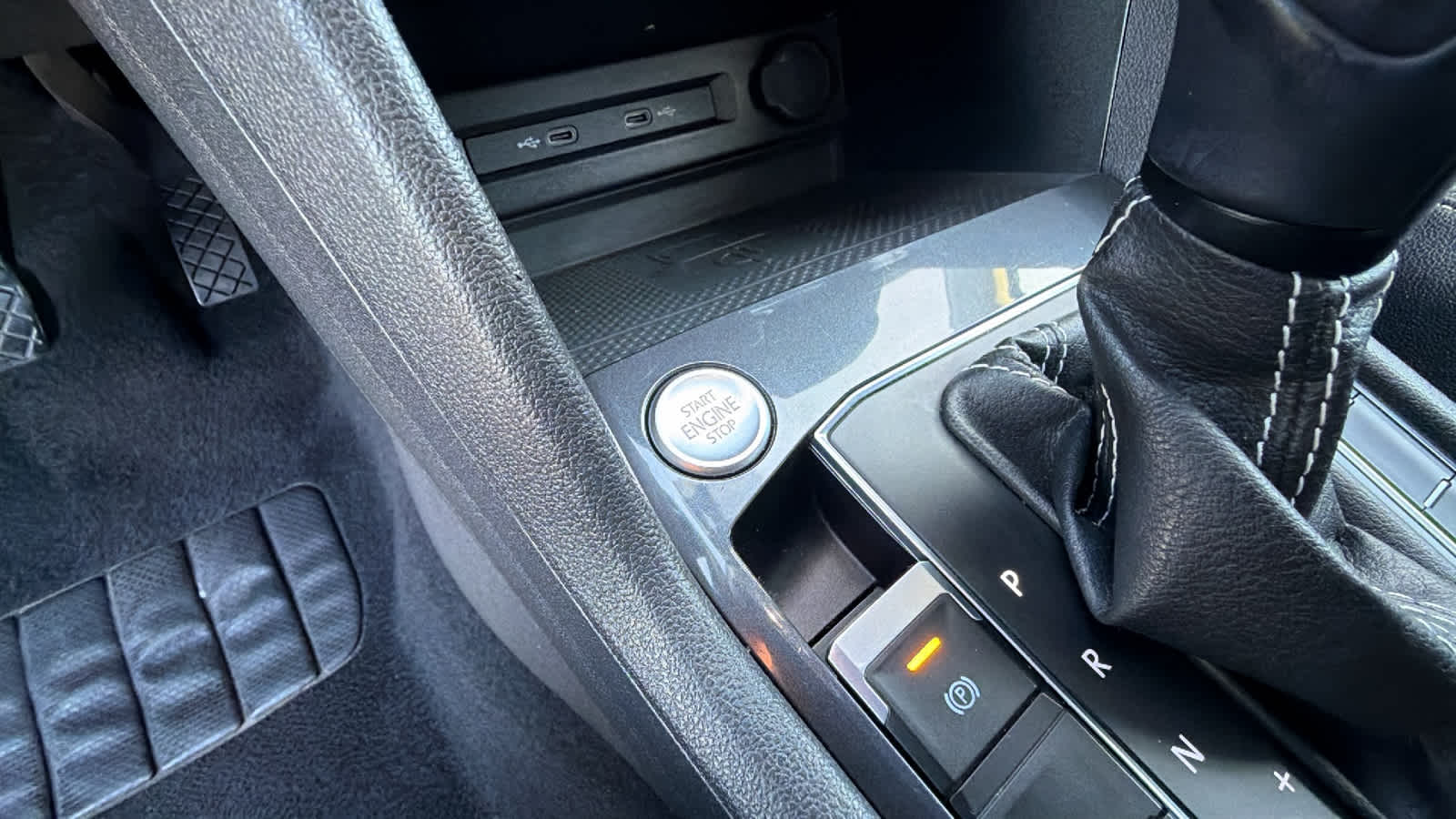 Thumbnail: 2021 Volkswagen Tiguan - 16