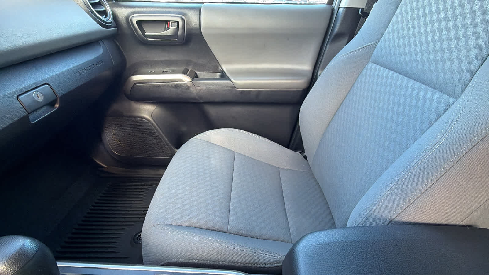 Thumbnail: 2021 Toyota Tacoma - 12