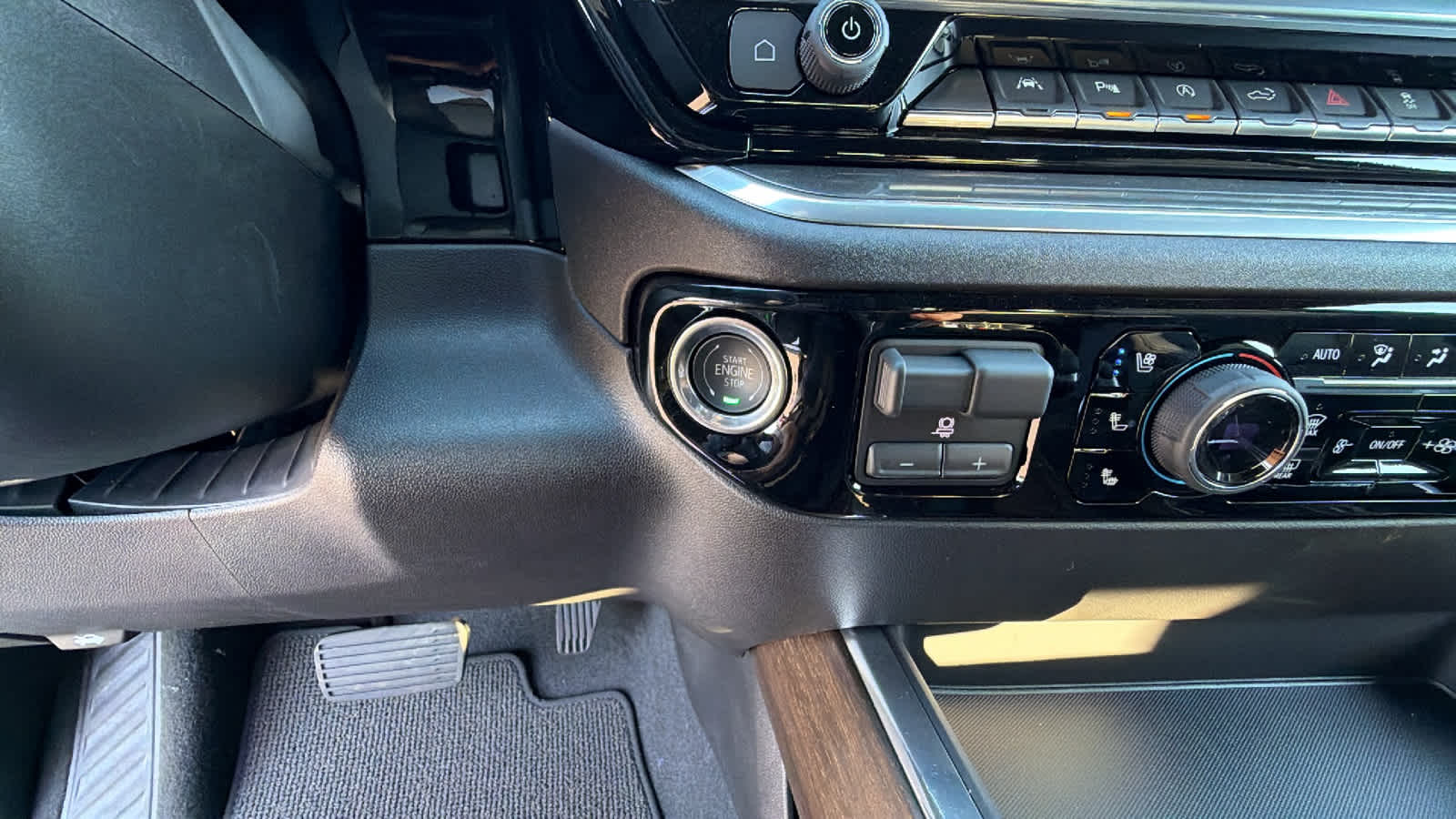 Thumbnail: 2026 Chevrolet Silverado 1500 - 17