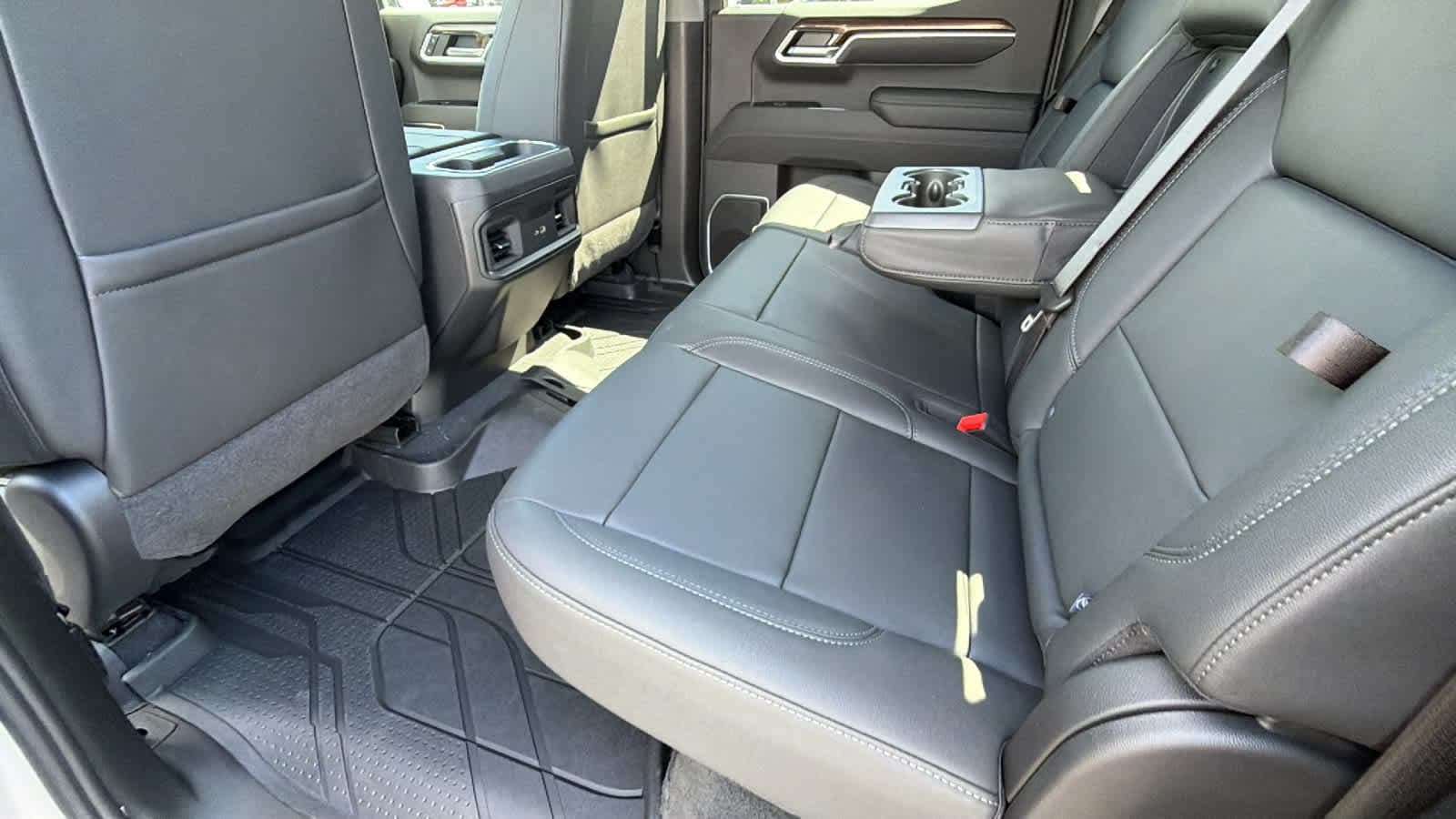 Thumbnail: 2026 Chevrolet Silverado 1500 - 23