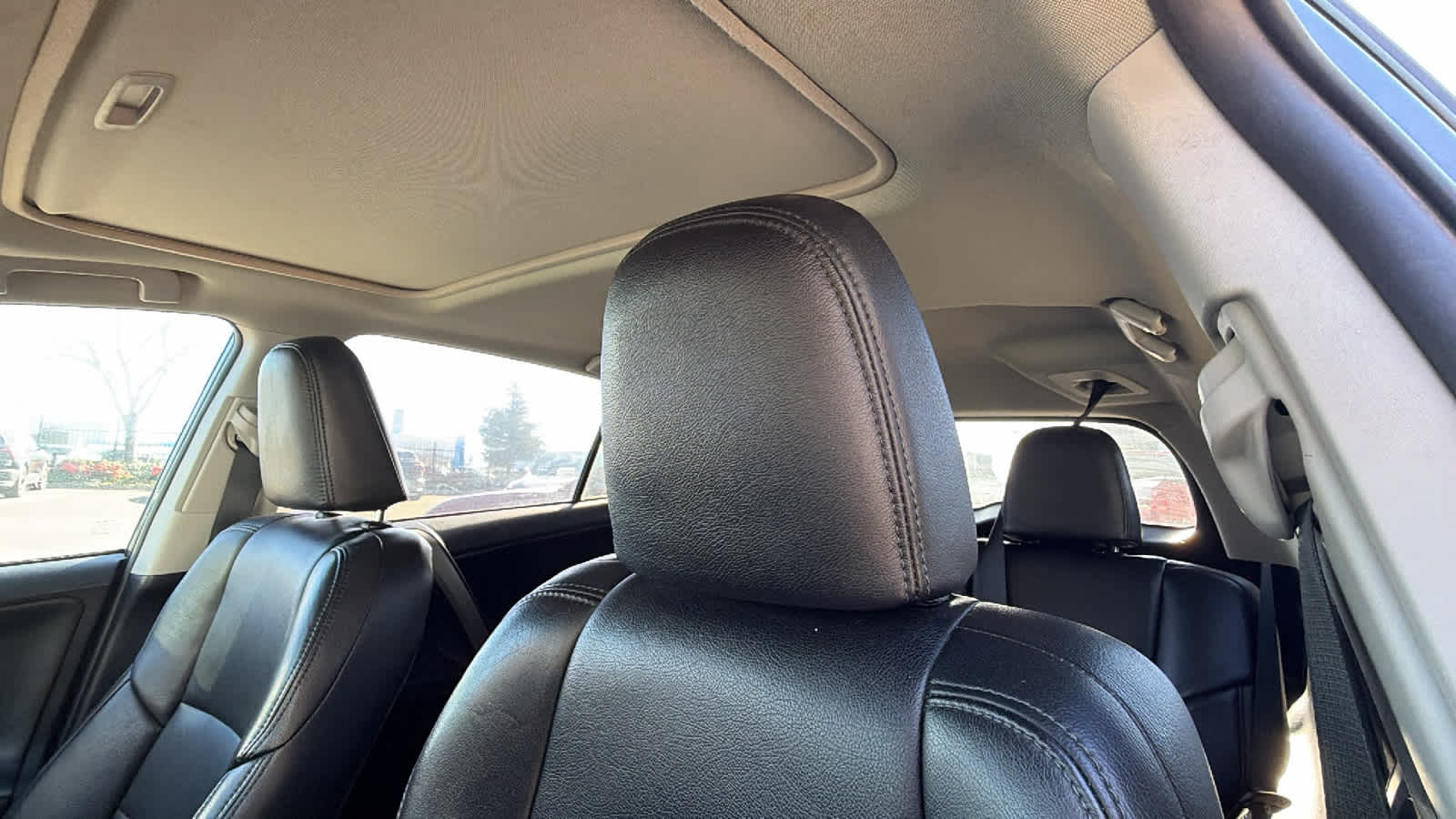 Thumbnail: 2014 Toyota RAV4 - 11