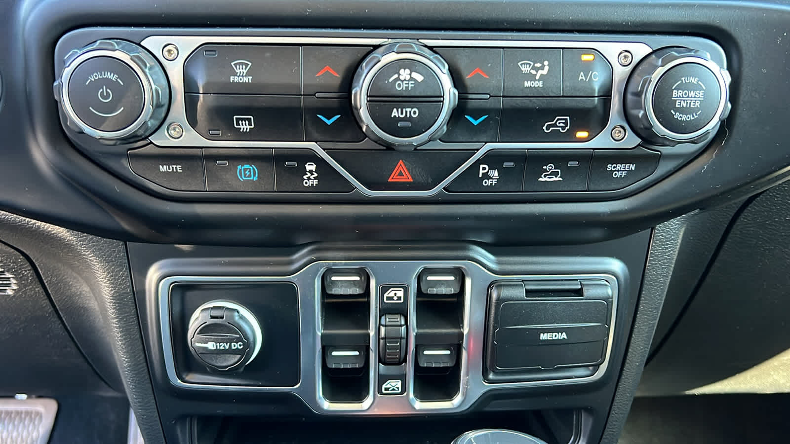 2022 Jeep Wrangler Unlimited High Altitude 4XE - Photo 14