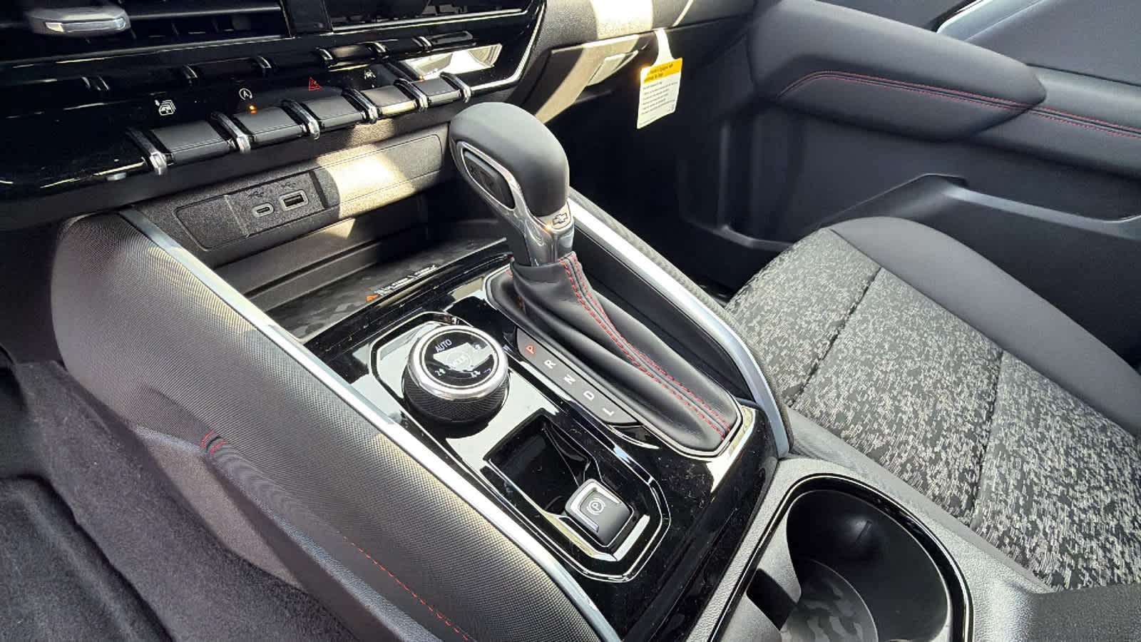 Thumbnail: 2026 Chevrolet Colorado - 13