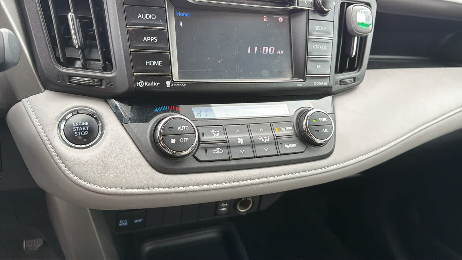 Thumbnail: 2018 Toyota RAV4 - 13