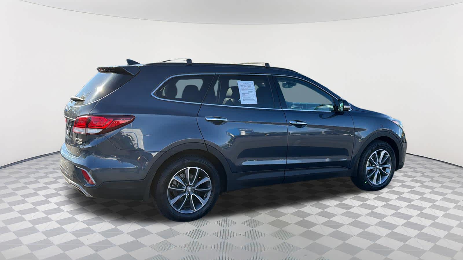Thumbnail: 2017 Hyundai Santa Fe - 4