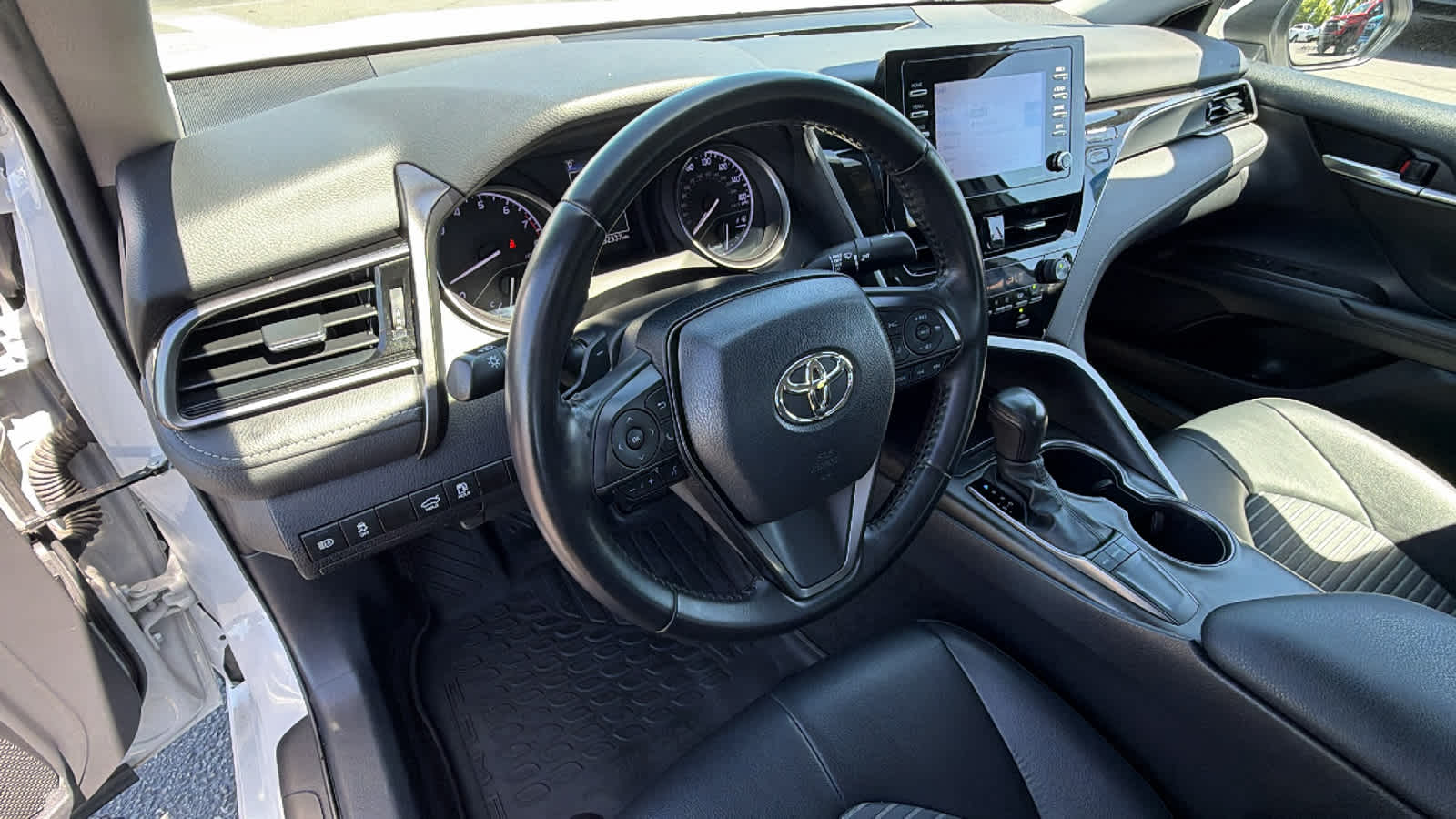 Thumbnail: 2023 Toyota Camry - 9