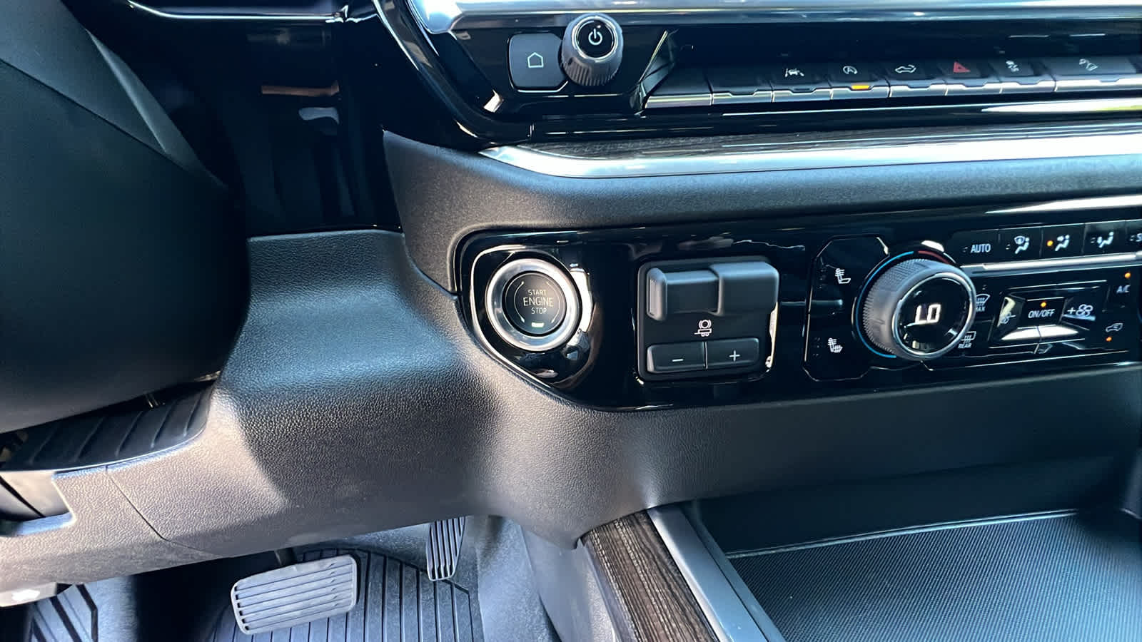 Thumbnail: 2026 Chevrolet Silverado 1500 - 17