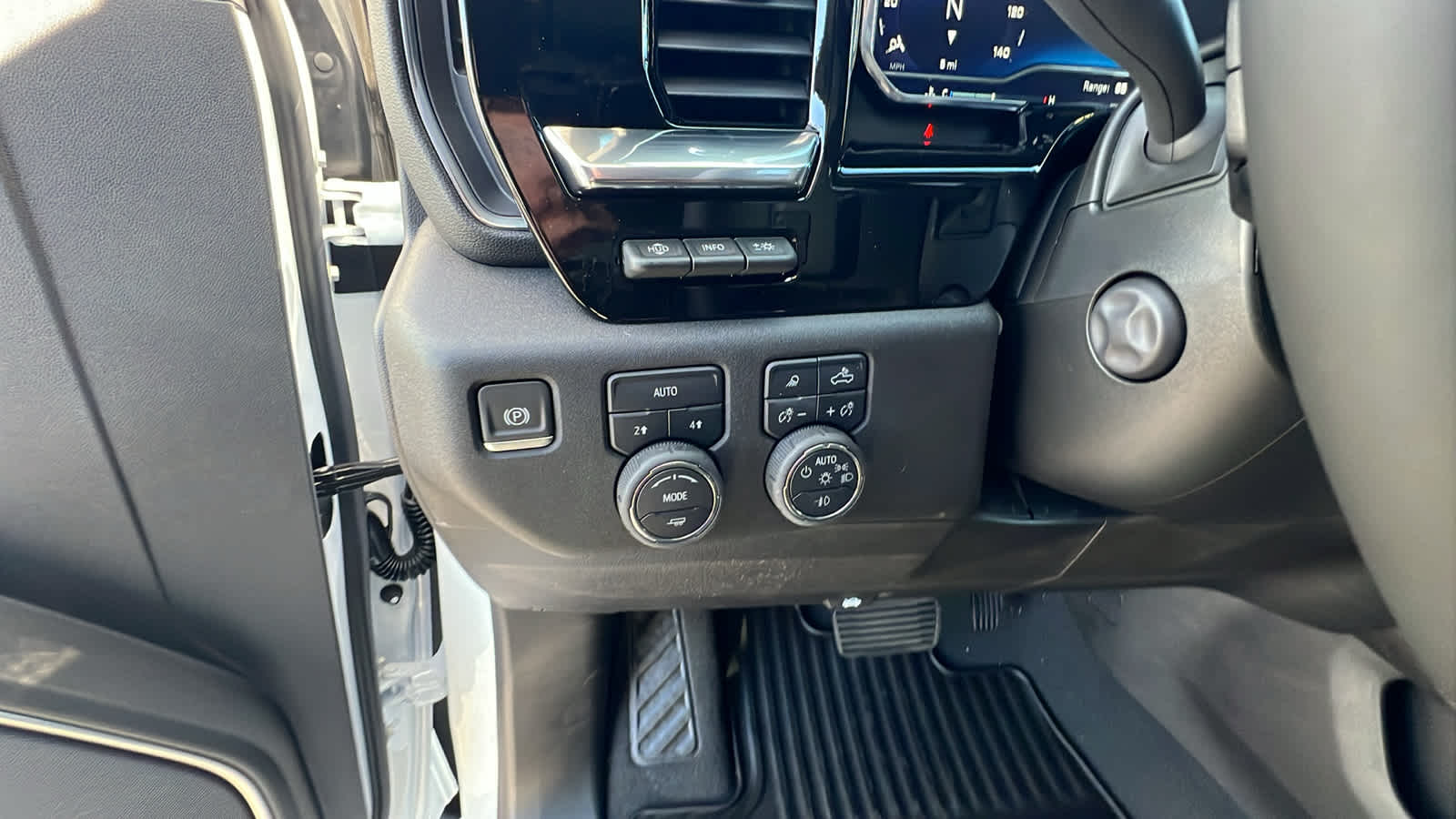 Thumbnail: 2025 Chevrolet Silverado 1500 - 27
