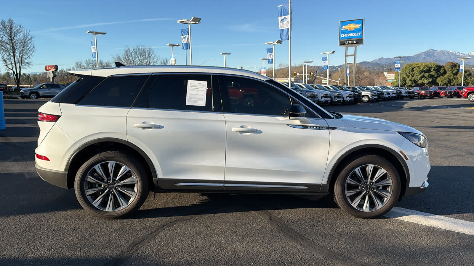 Thumbnail: 2022 Lincoln Corsair - 4