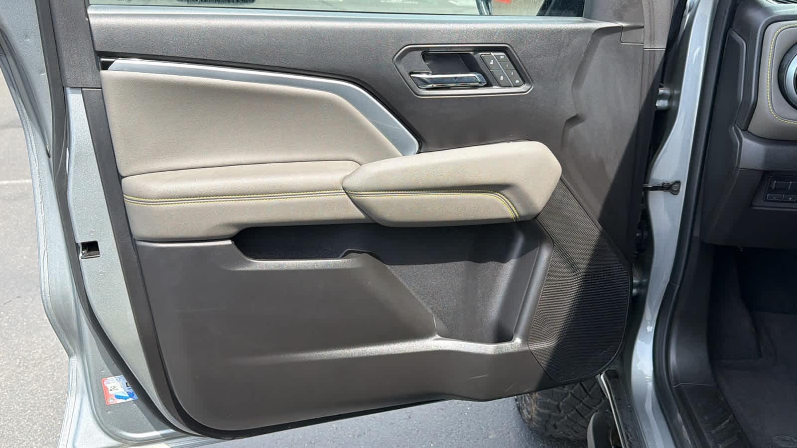 2025 Chevrolet Colorado ZR2 - Photo 23