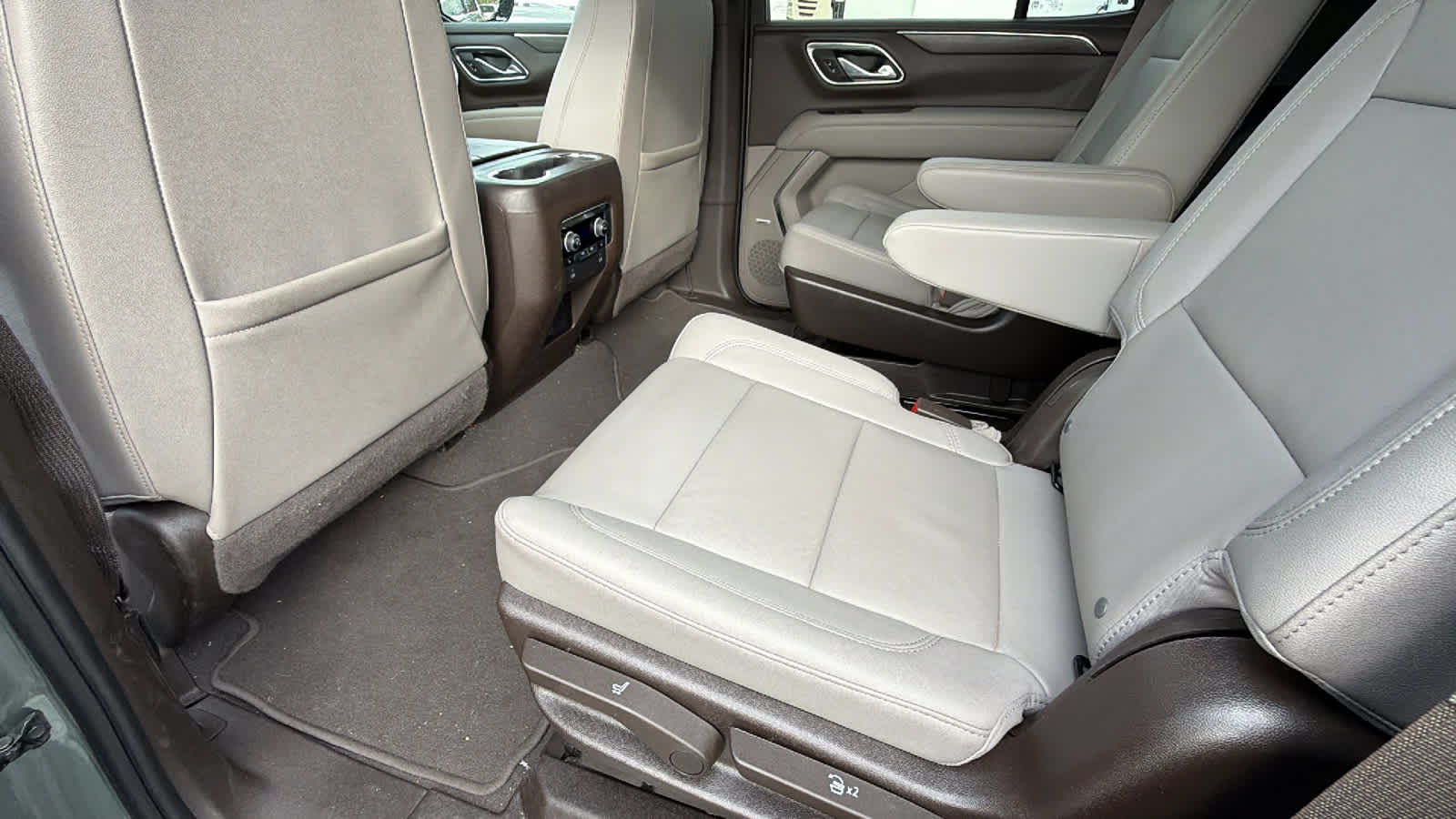 Thumbnail: 2023 Chevrolet Tahoe - 17