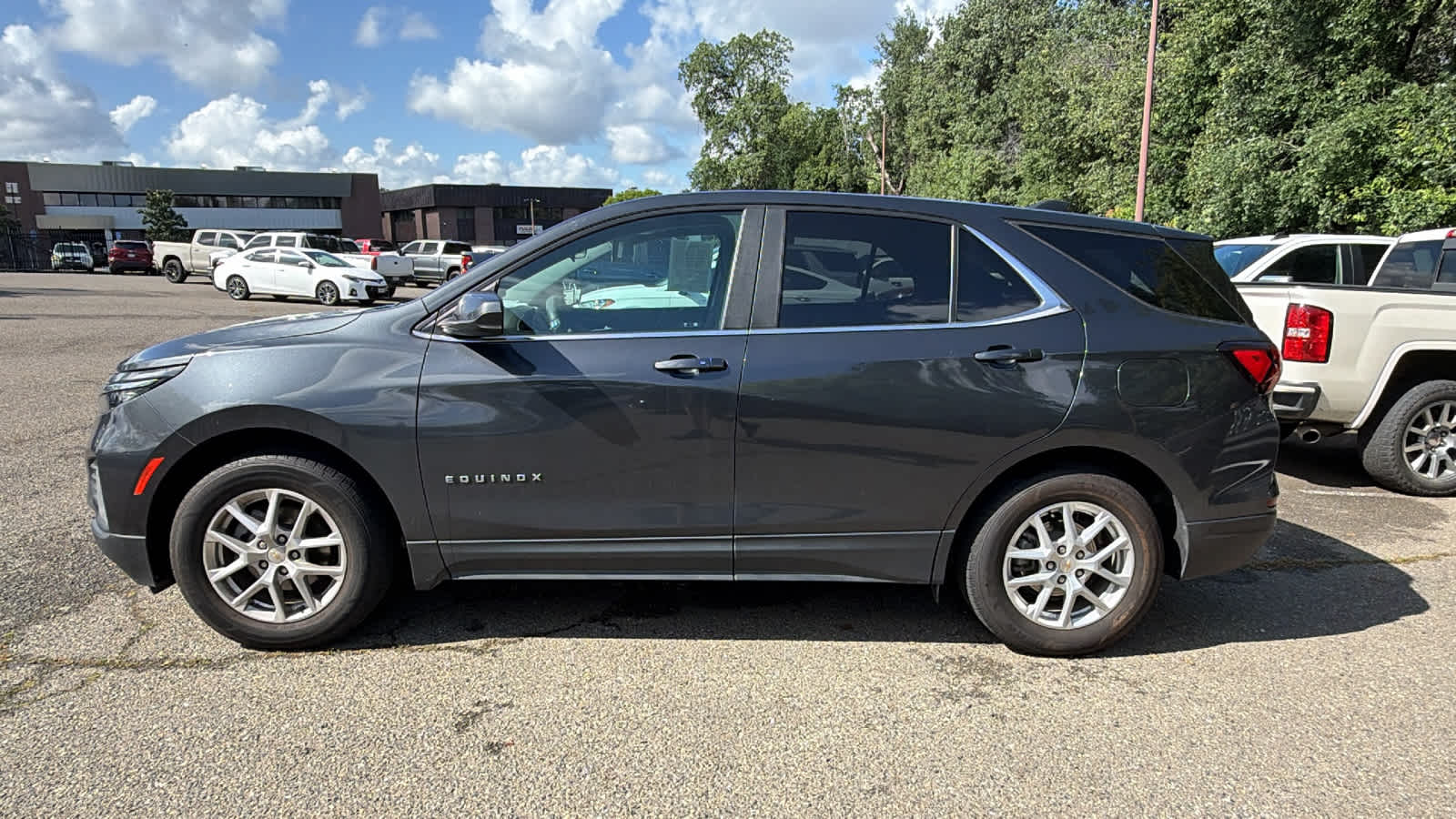 Thumbnail: 2022 Chevrolet Equinox - 8