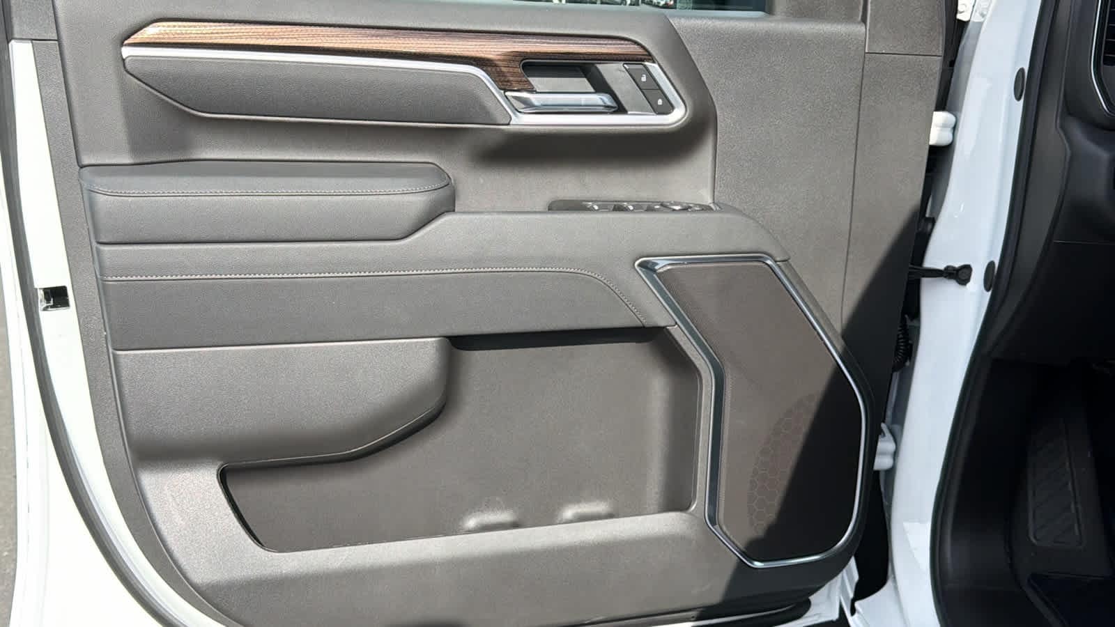 Thumbnail: 2026 Chevrolet Silverado 2500 - 23