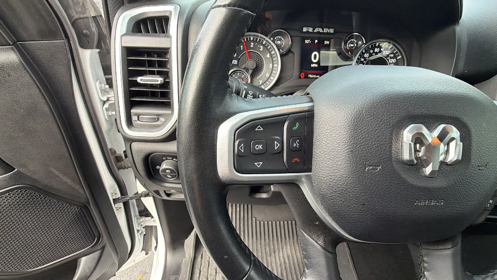 Thumbnail: 2023 RAM 1500 - 19