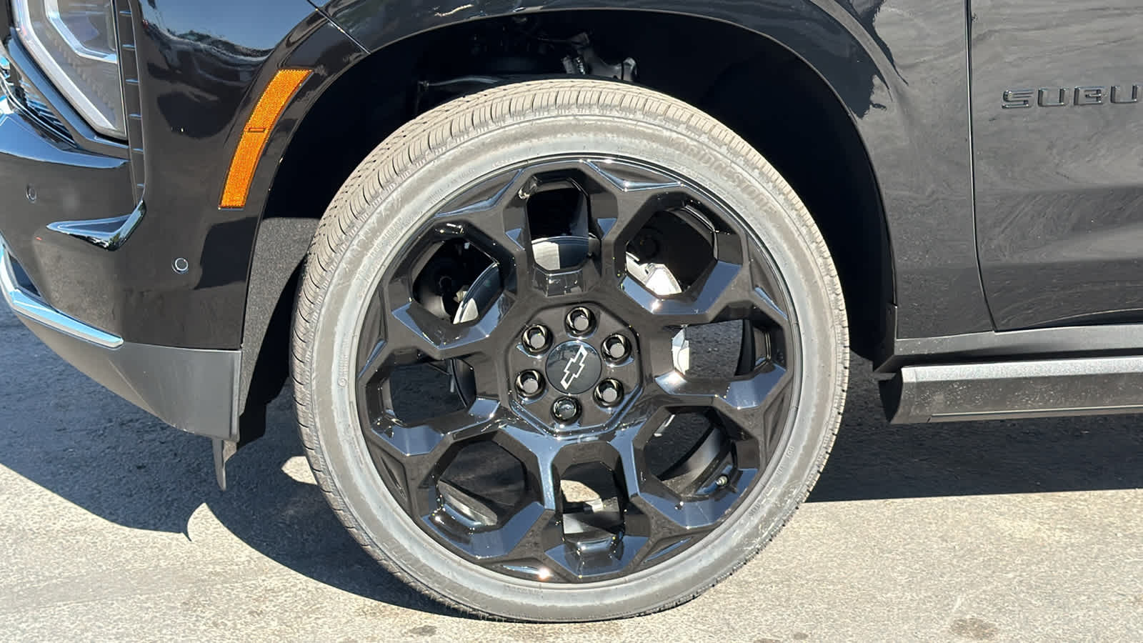 2026 Chevrolet Suburban High Country - Photo 9